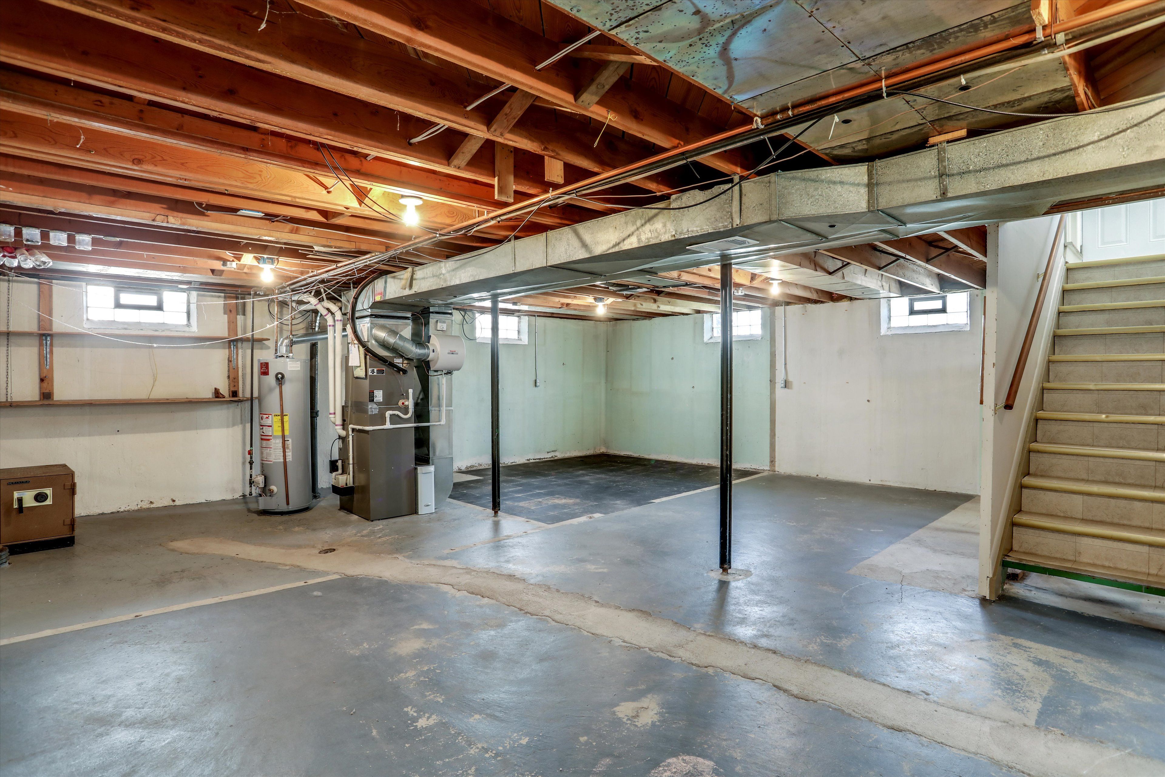 1242 N Stephen Avenue