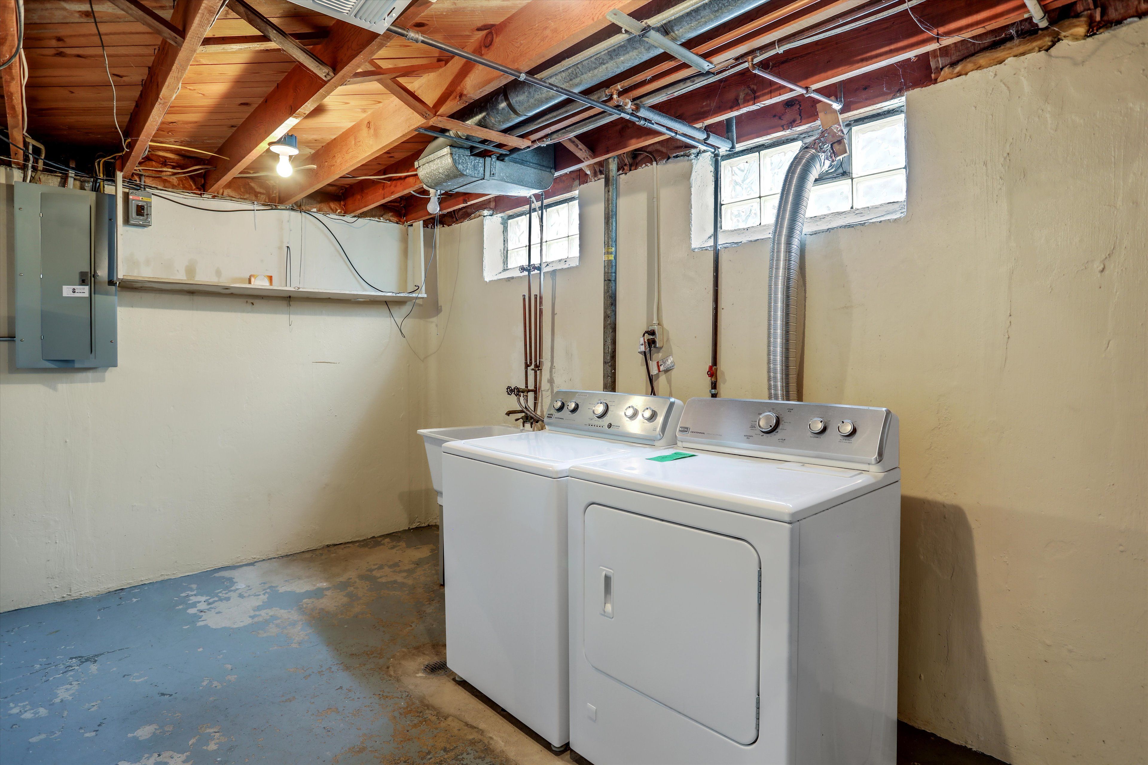 1242 N Stephen Avenue