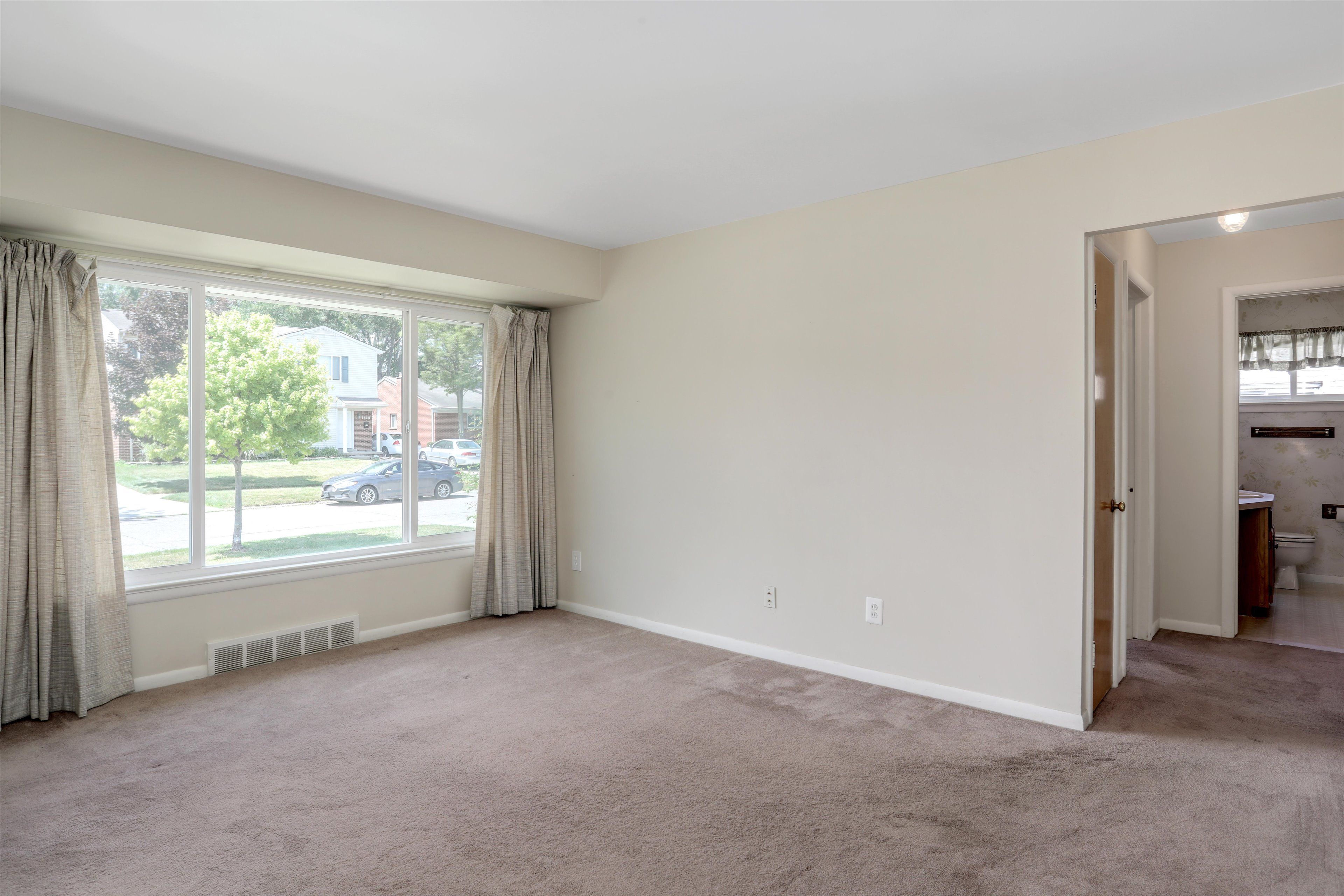 1242 N Stephen Avenue