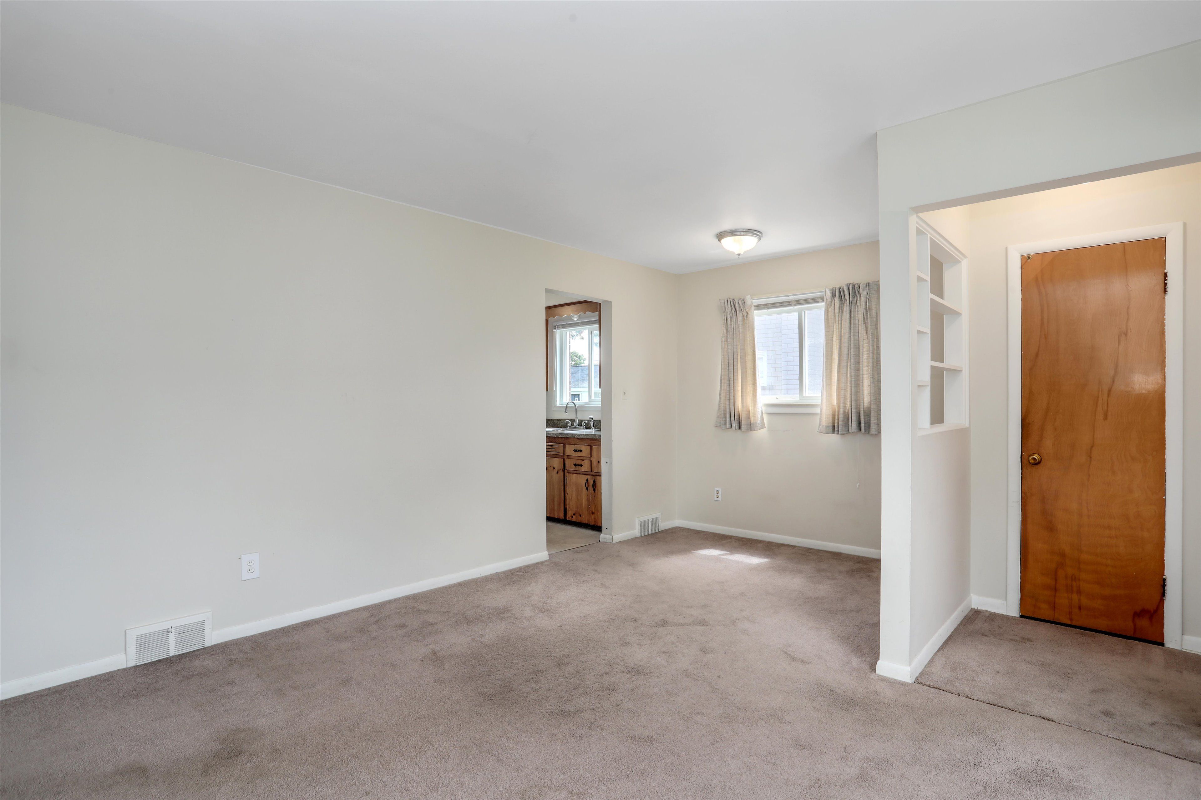 1242 N Stephen Avenue