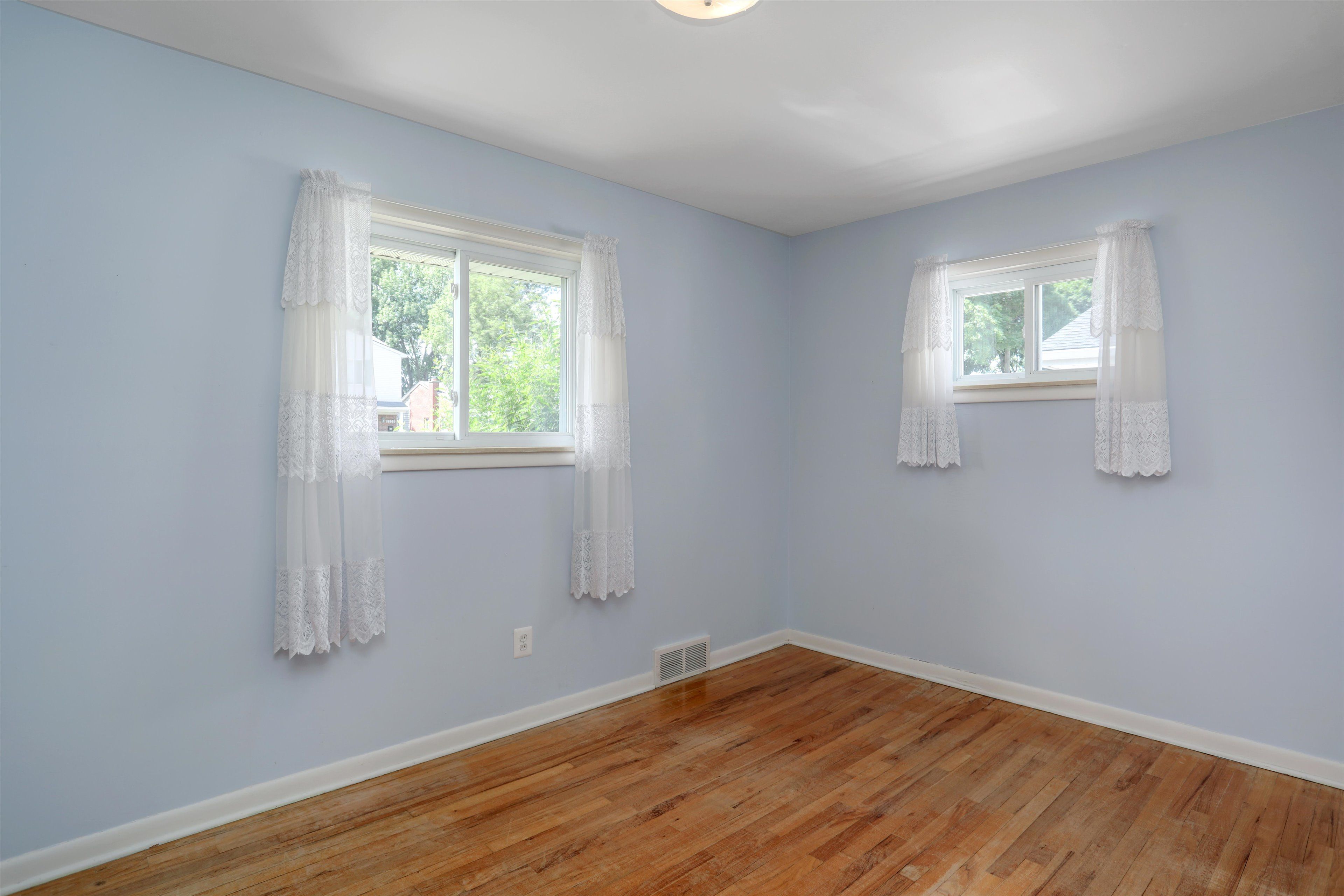 1242 N Stephen Avenue