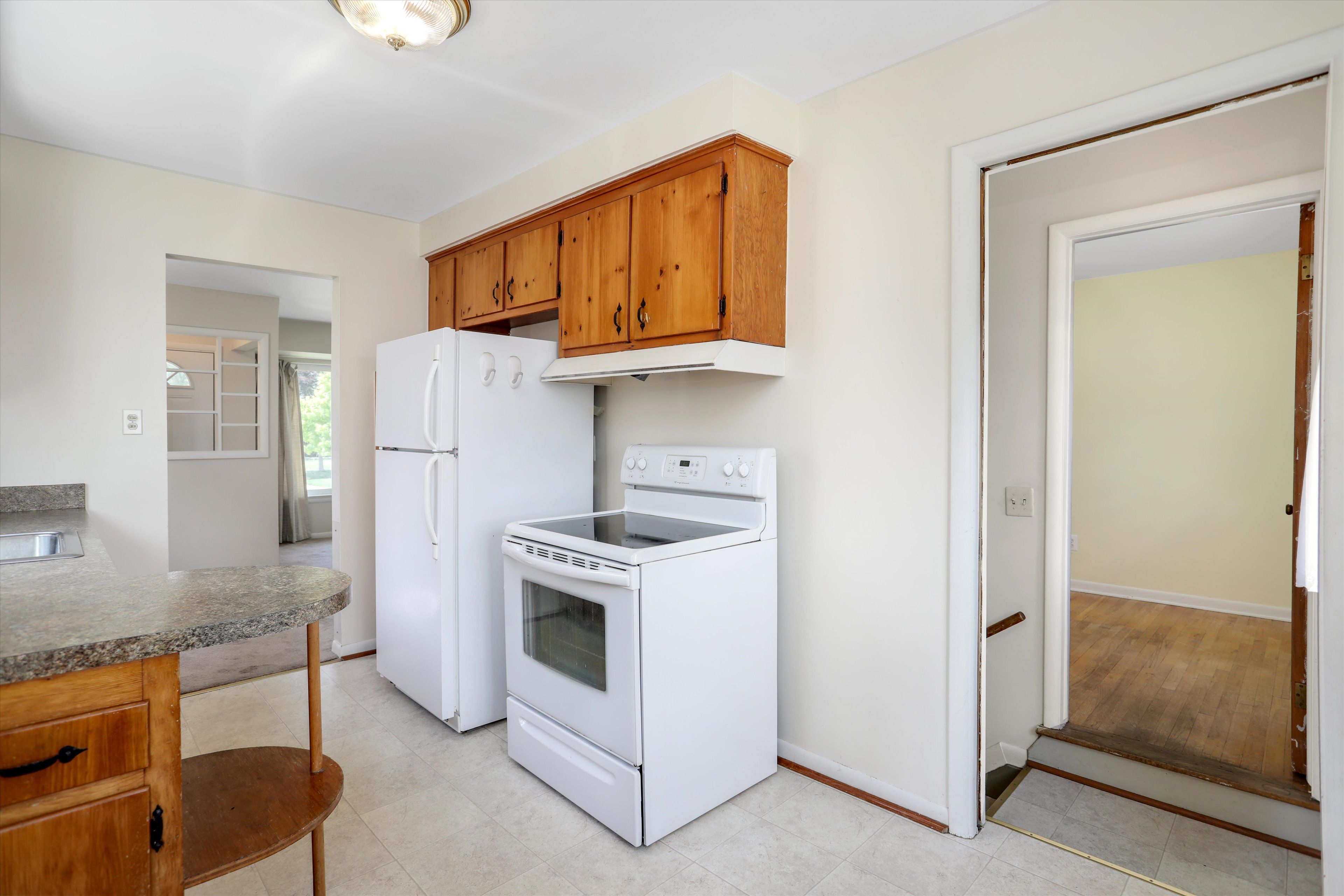 1242 N Stephen Avenue