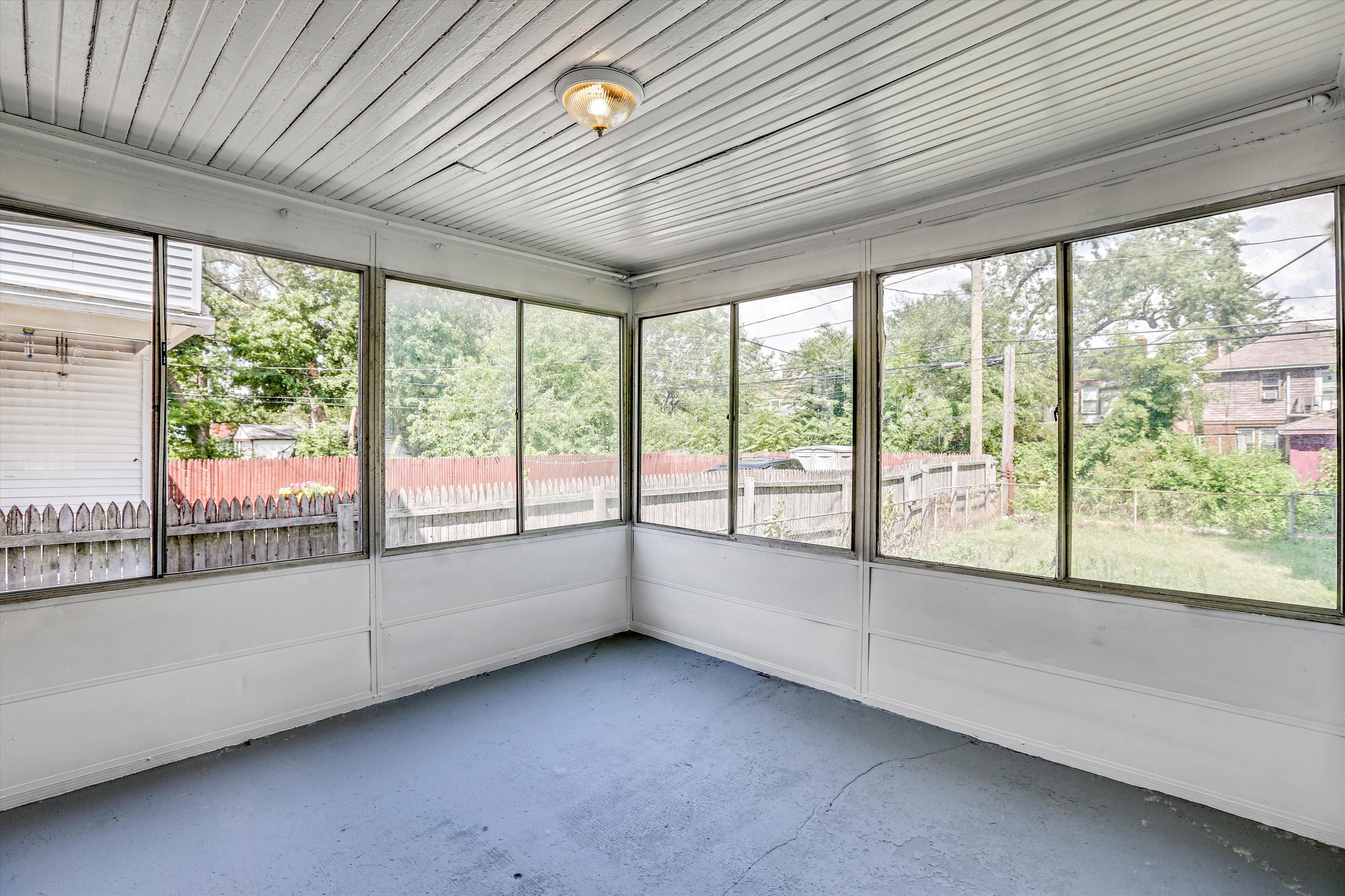 15852 WISCONSIN Street