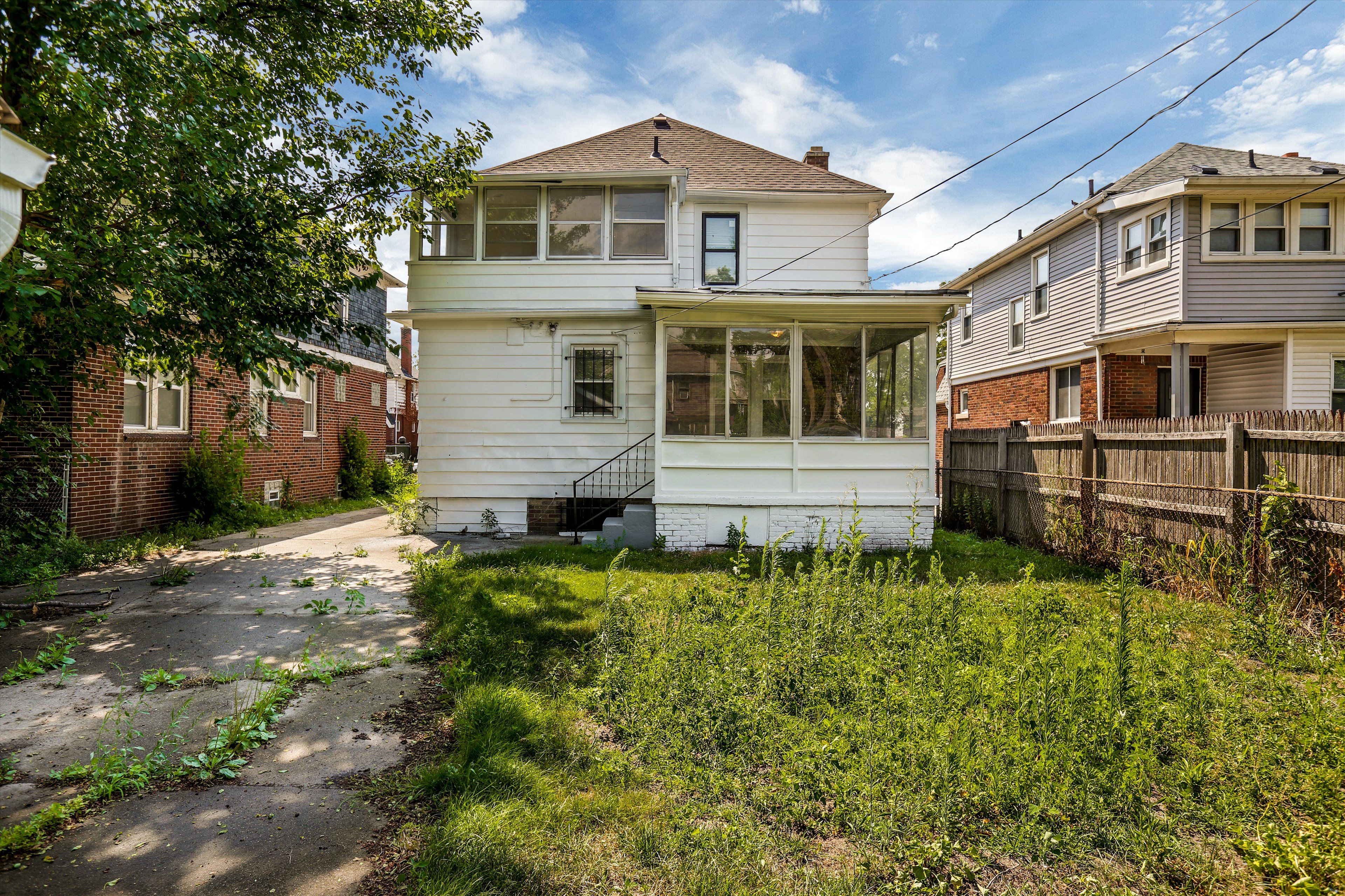 15852 WISCONSIN Street