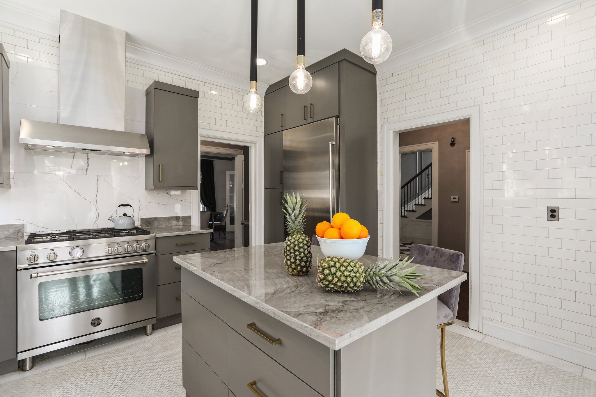 841 W BOSTON Boulevard