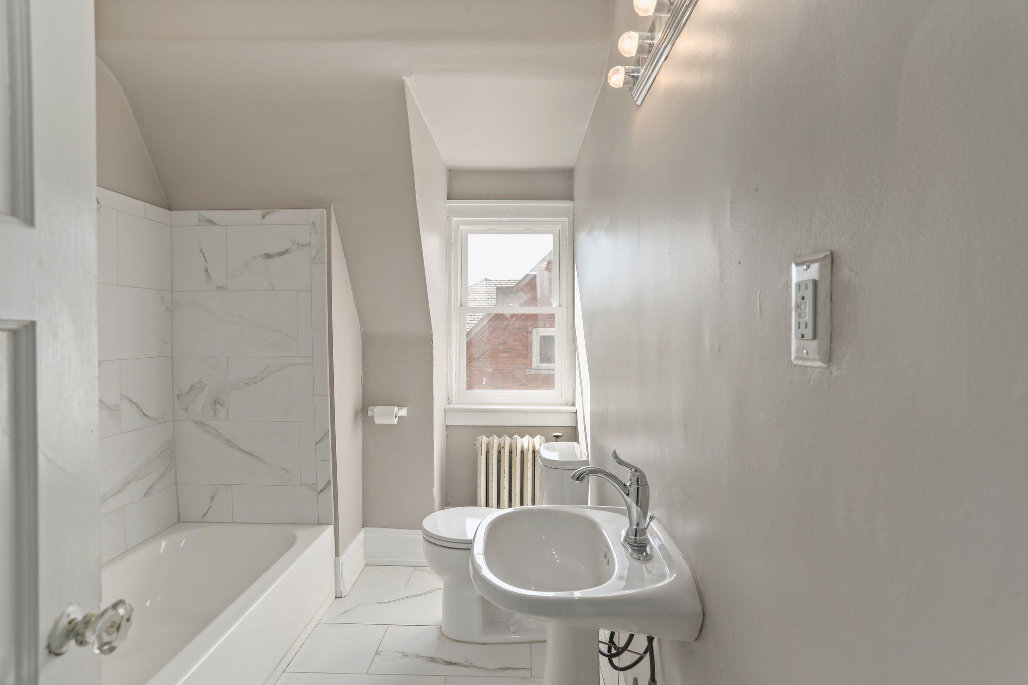 841 W BOSTON Boulevard