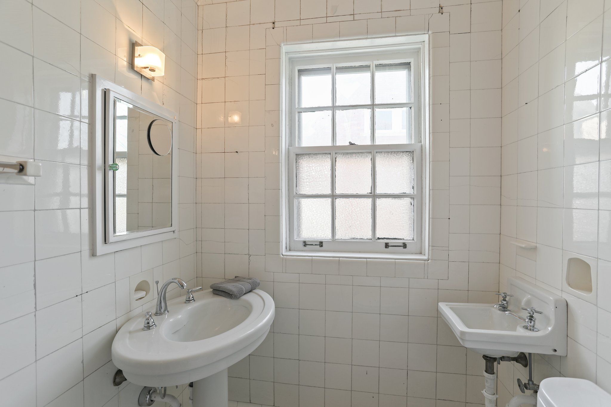 841 W BOSTON Boulevard