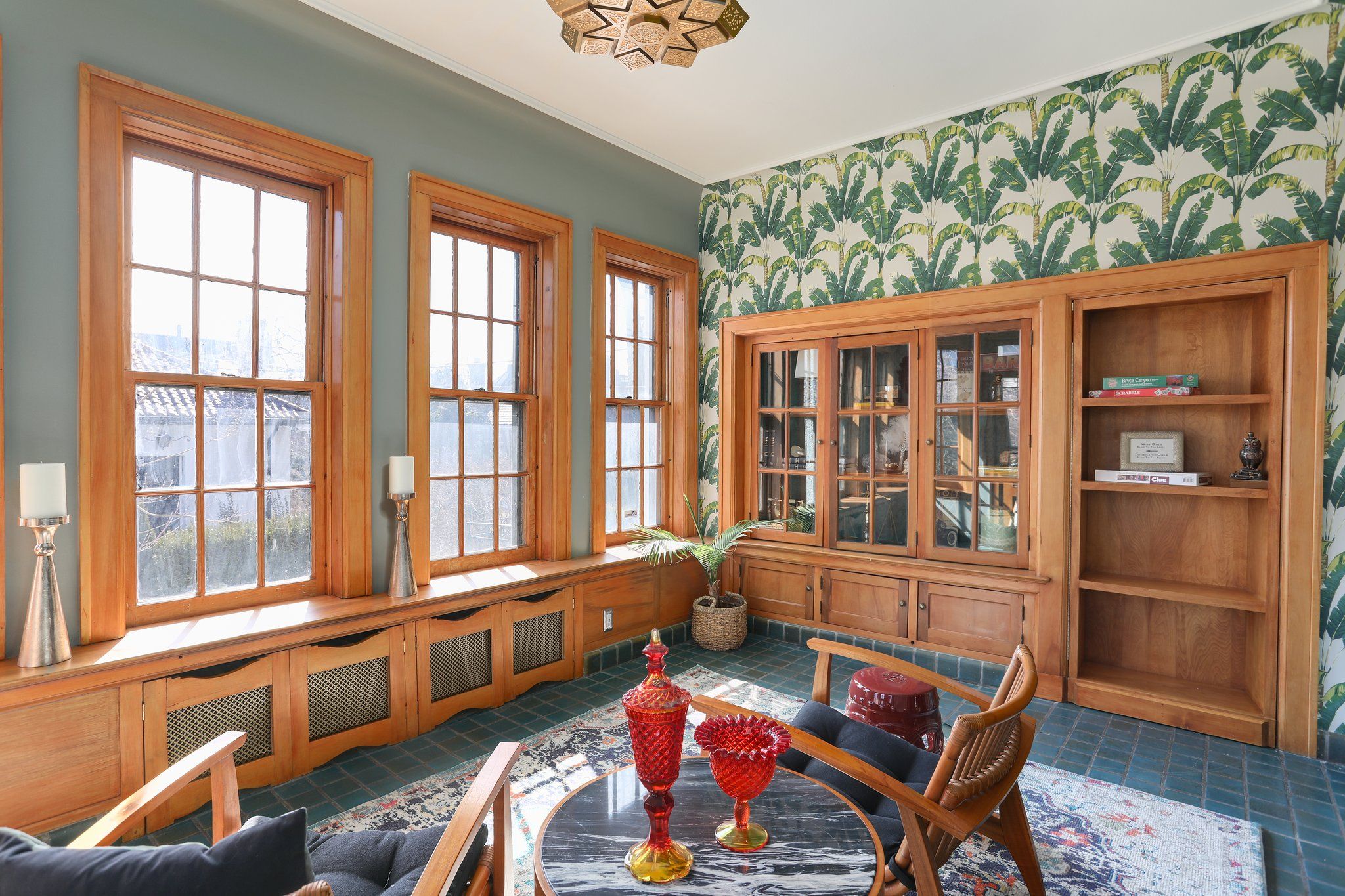 841 W BOSTON Boulevard