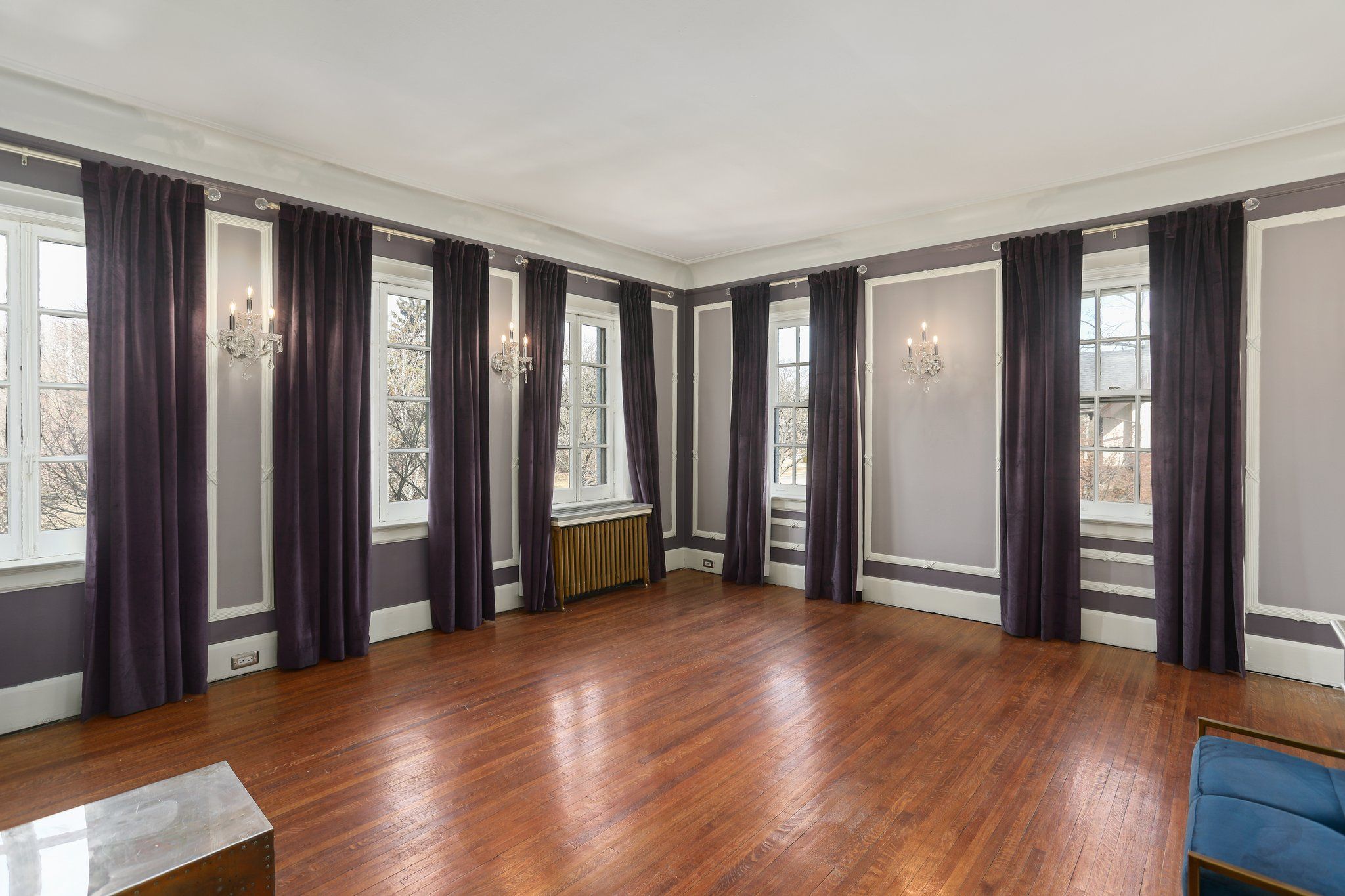 841 W BOSTON Boulevard