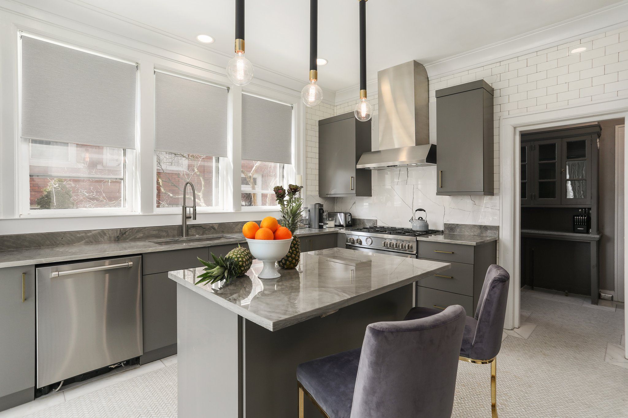 841 W BOSTON Boulevard