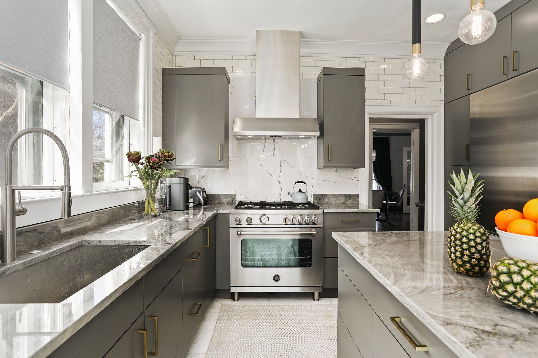 841 W BOSTON Boulevard