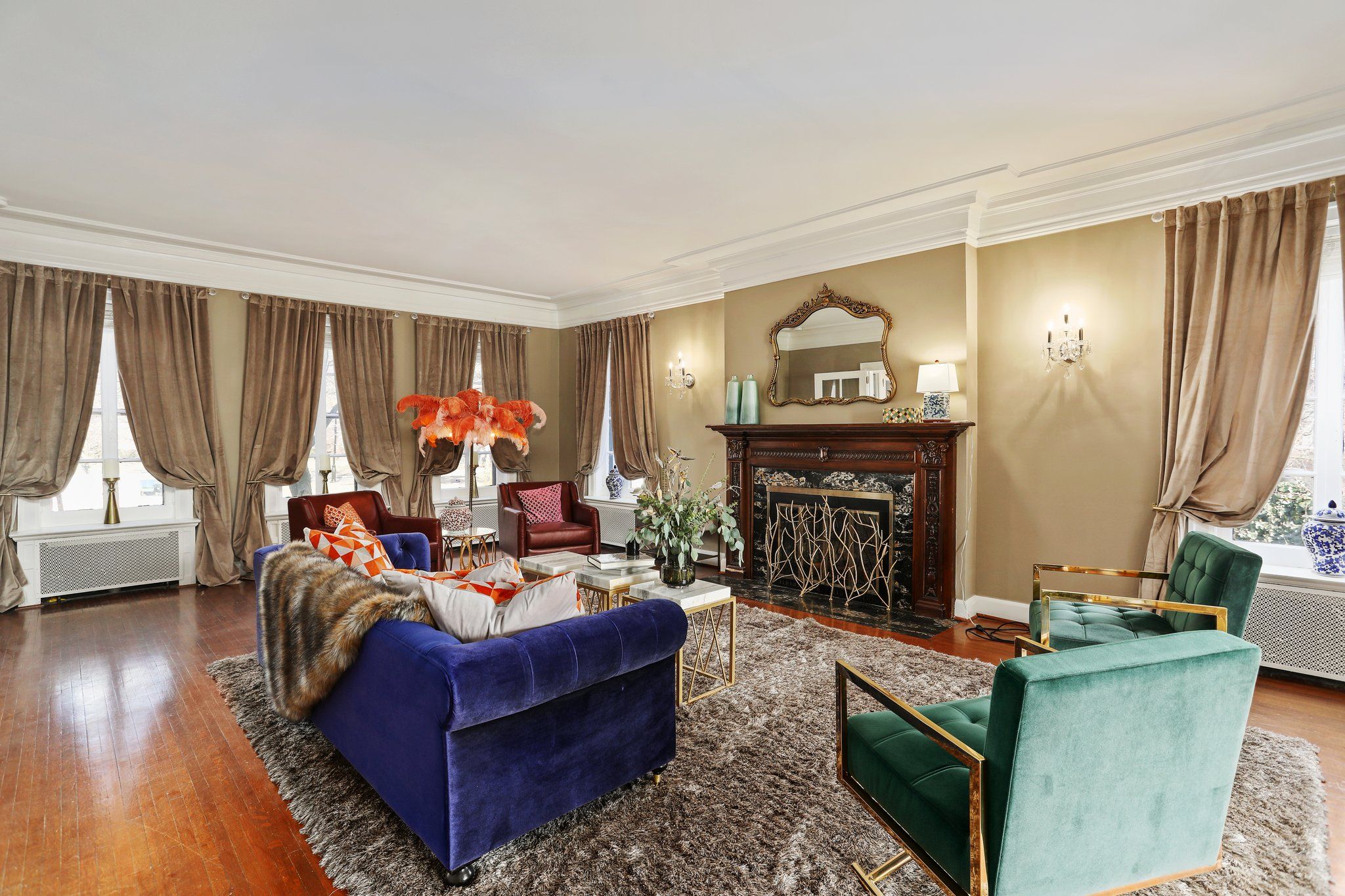 841 W BOSTON Boulevard