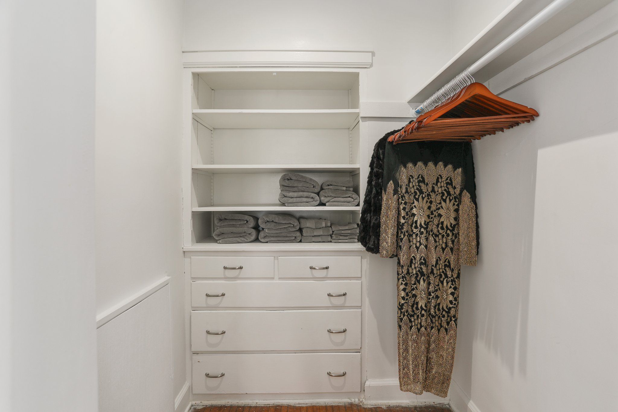 841 W BOSTON Boulevard