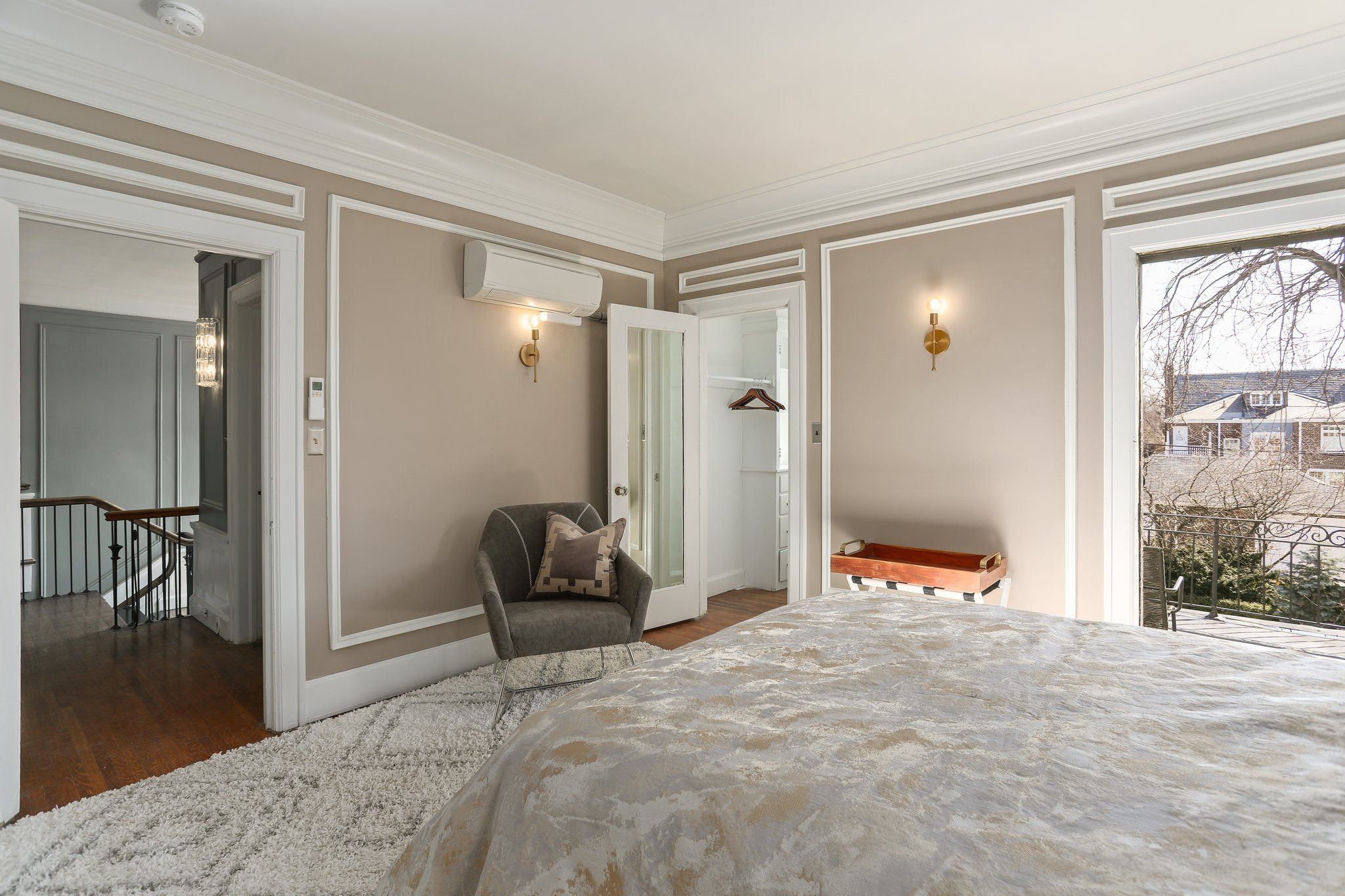 841 W BOSTON Boulevard