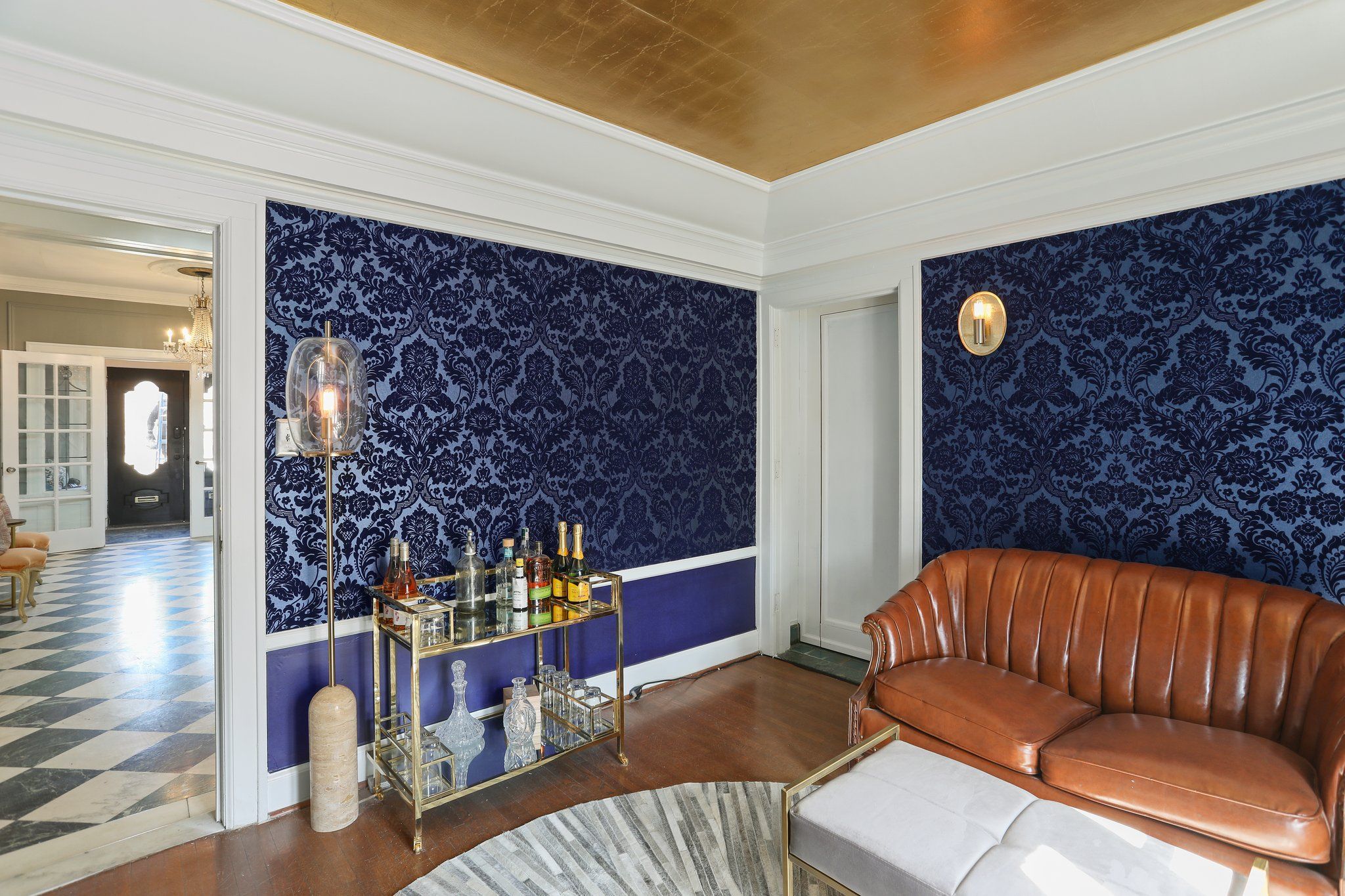 841 W BOSTON Boulevard