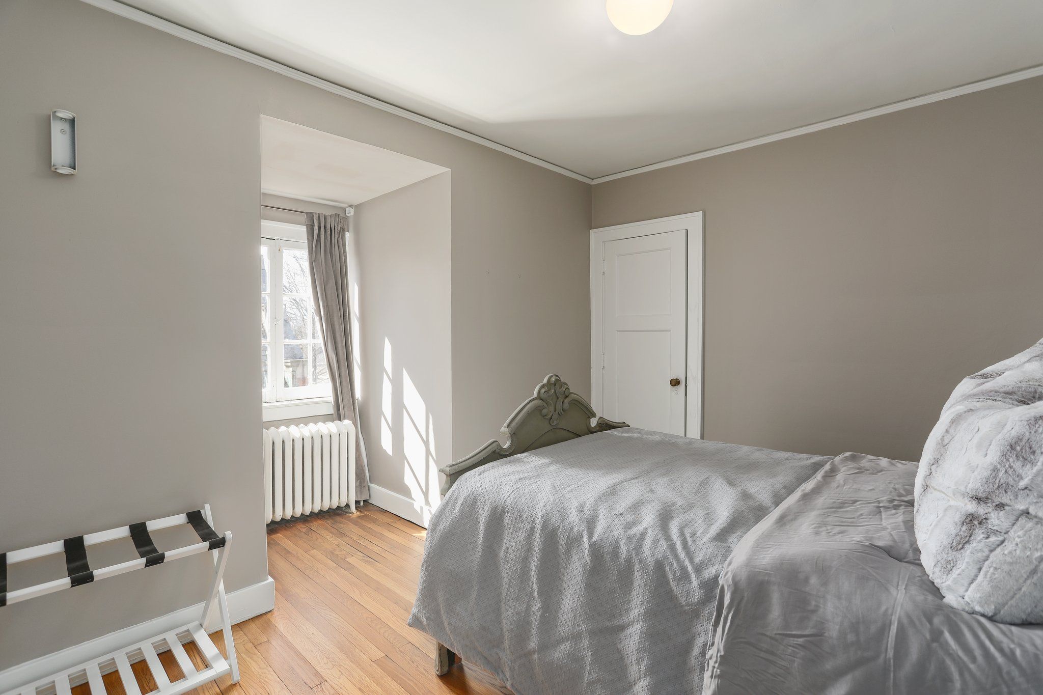 841 W BOSTON Boulevard