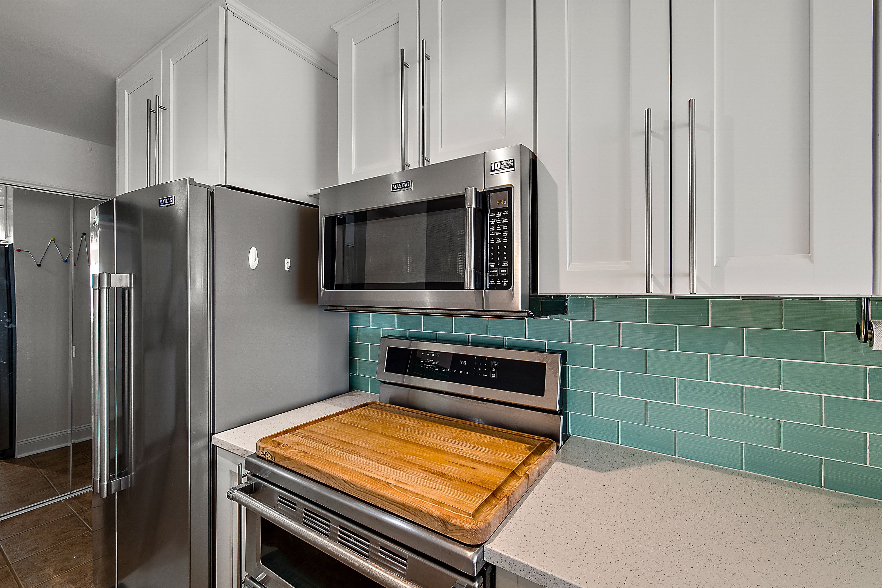 1001 W JEFFERSON Avenue Unit: 17i