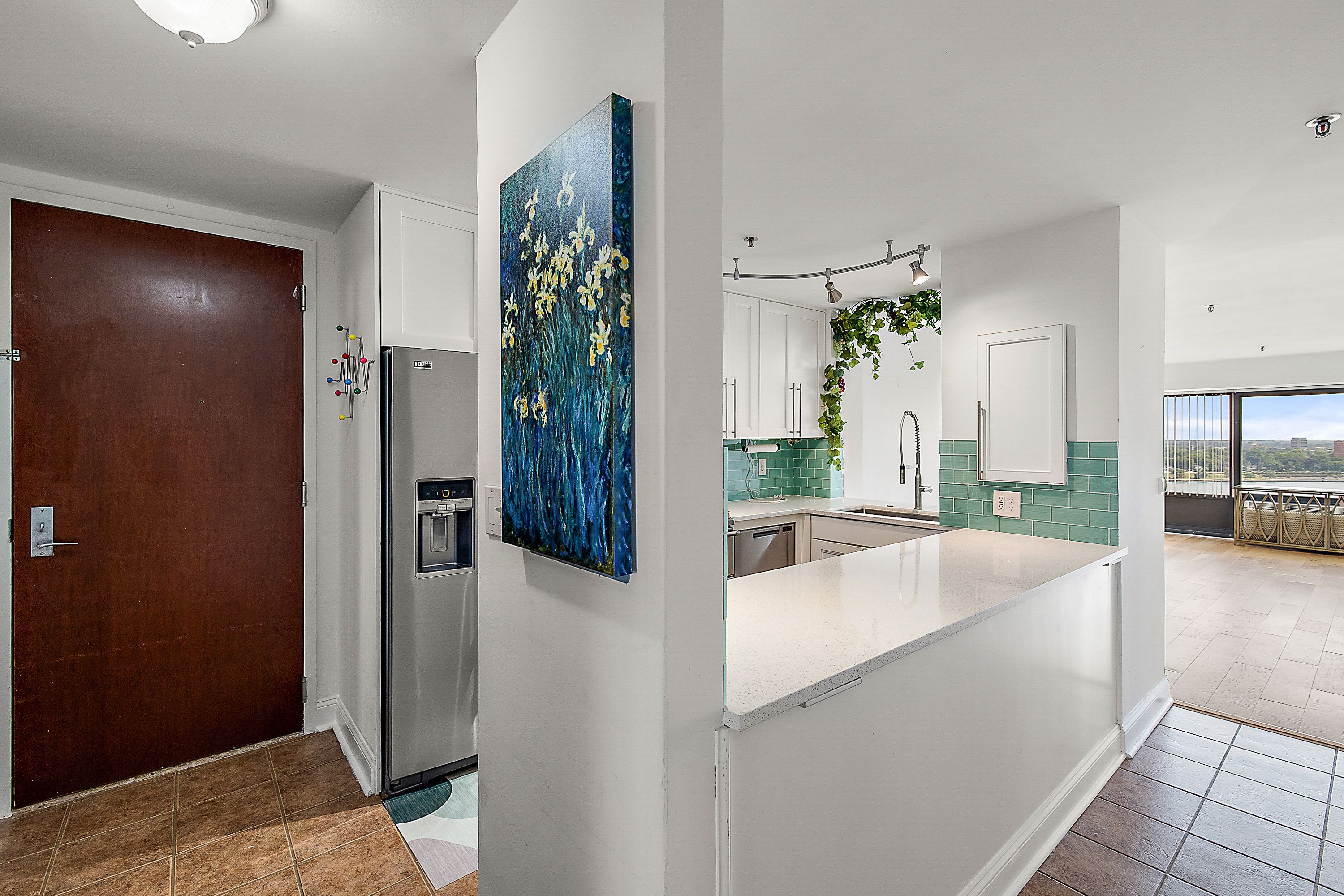 1001 W JEFFERSON Avenue Unit: 17i