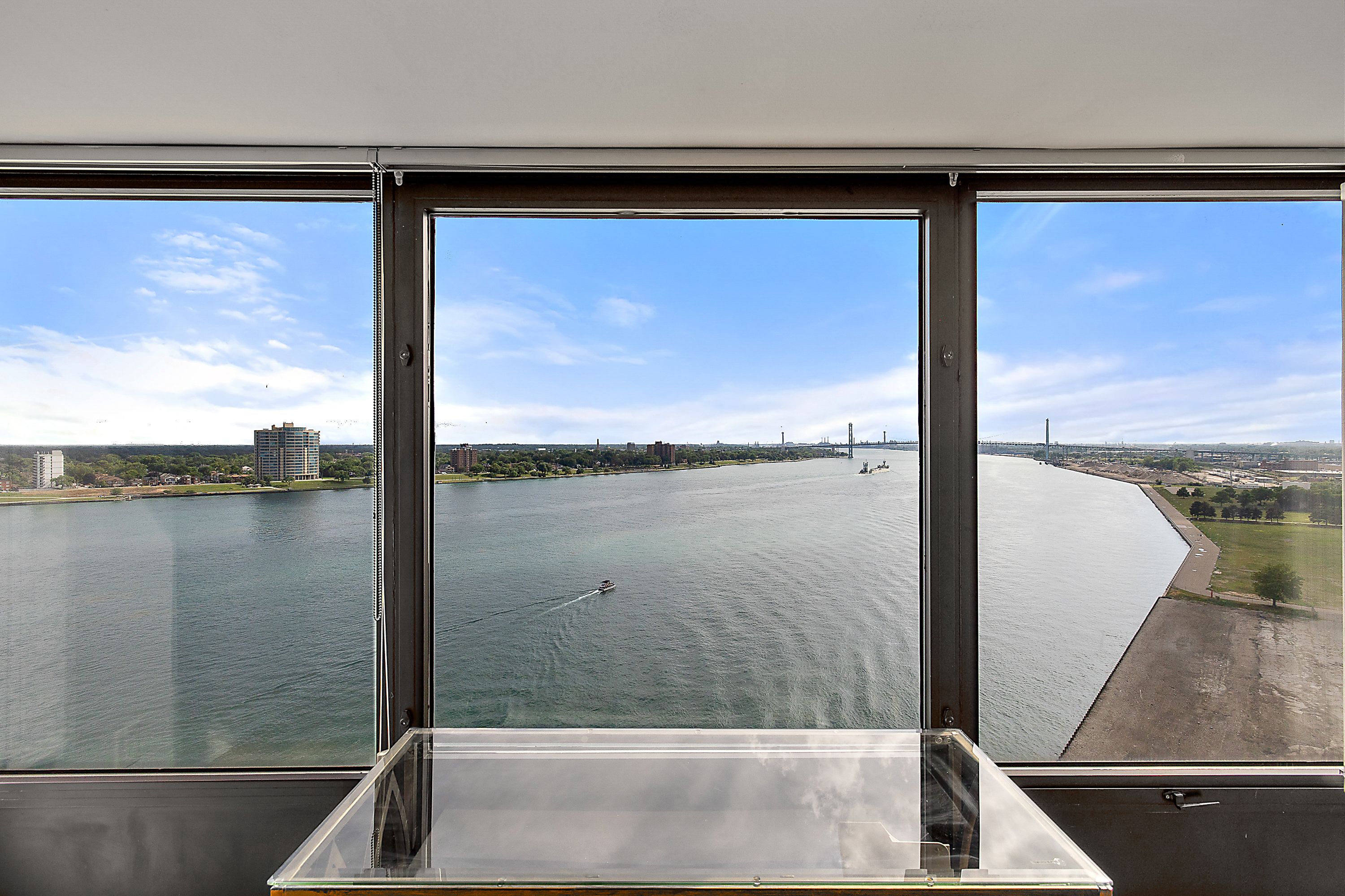 1001 W JEFFERSON Avenue Unit: 17i