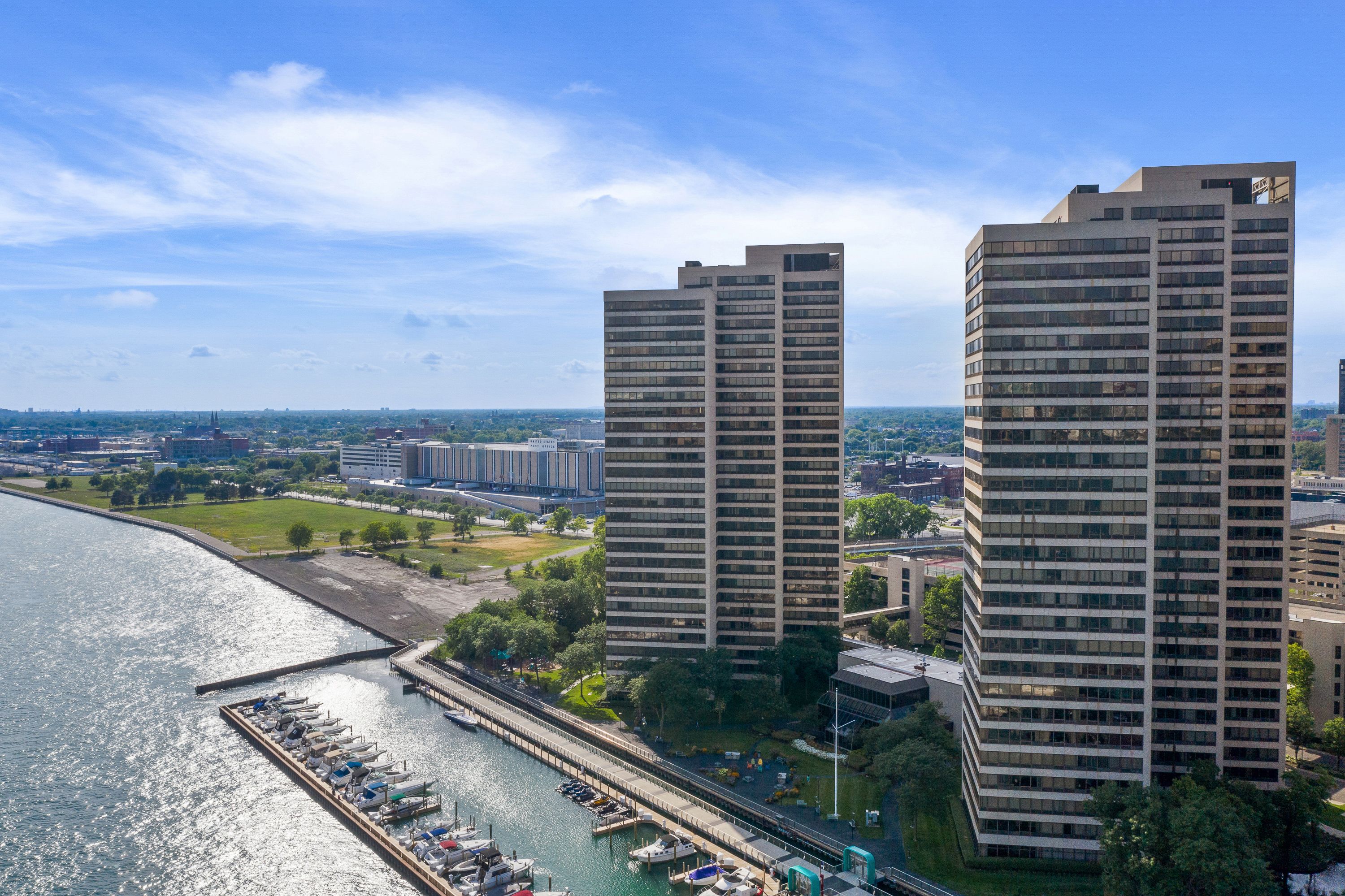 1001 W JEFFERSON Avenue Unit: 17i