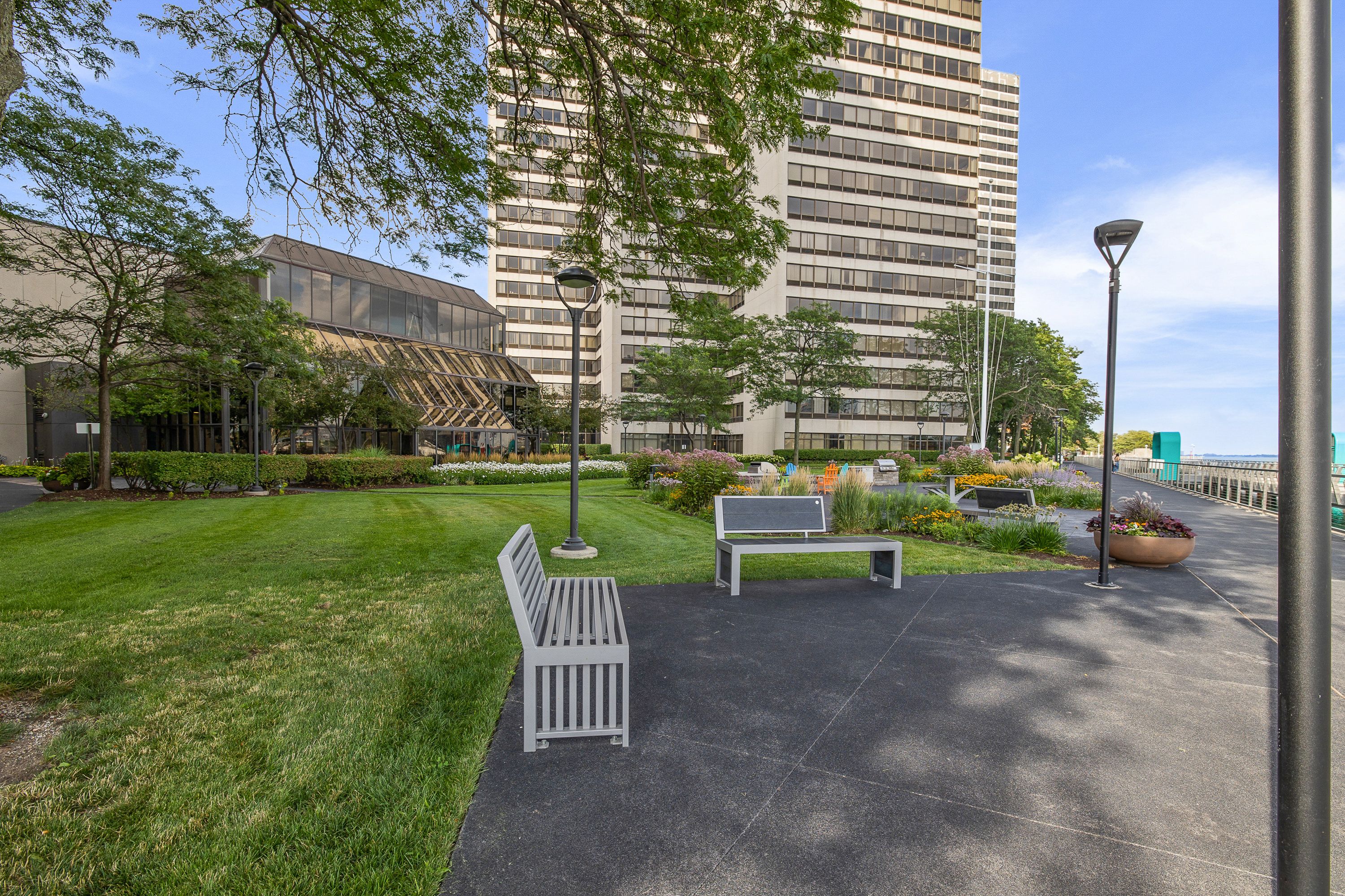 1001 W JEFFERSON Avenue Unit: 17i