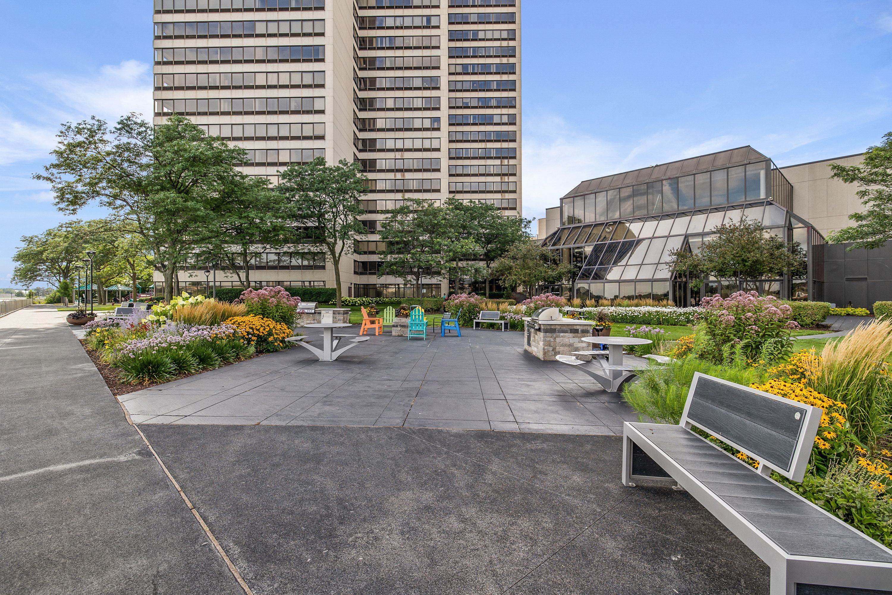 1001 W JEFFERSON Avenue Unit: 17i