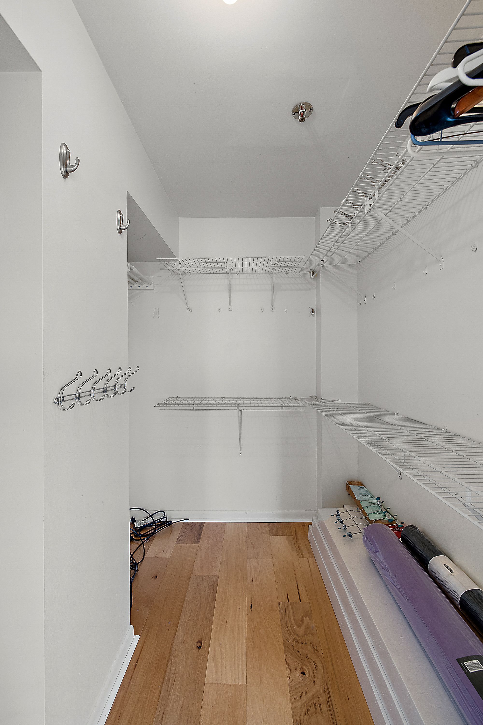 1001 W JEFFERSON Avenue Unit: 17i