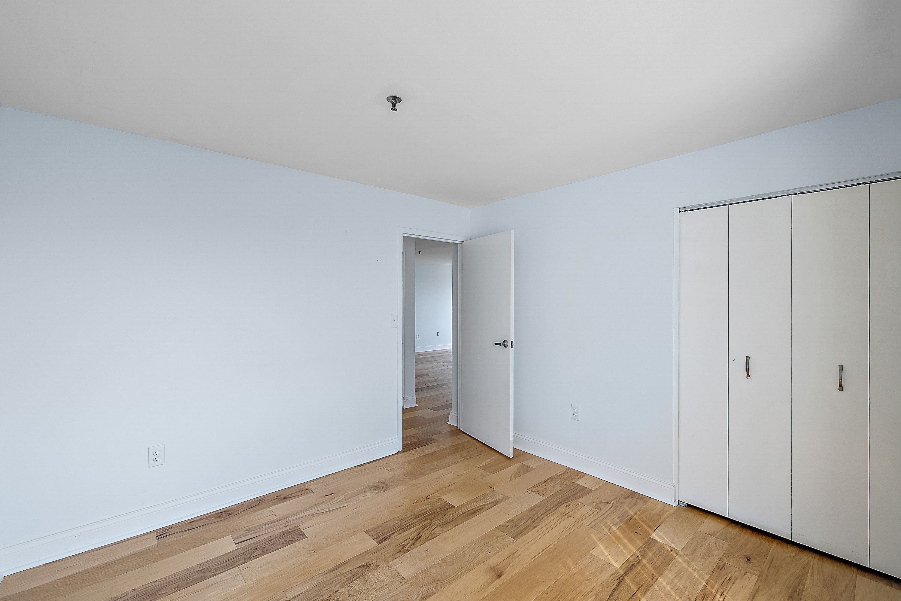 1001 W JEFFERSON Avenue Unit: 17i