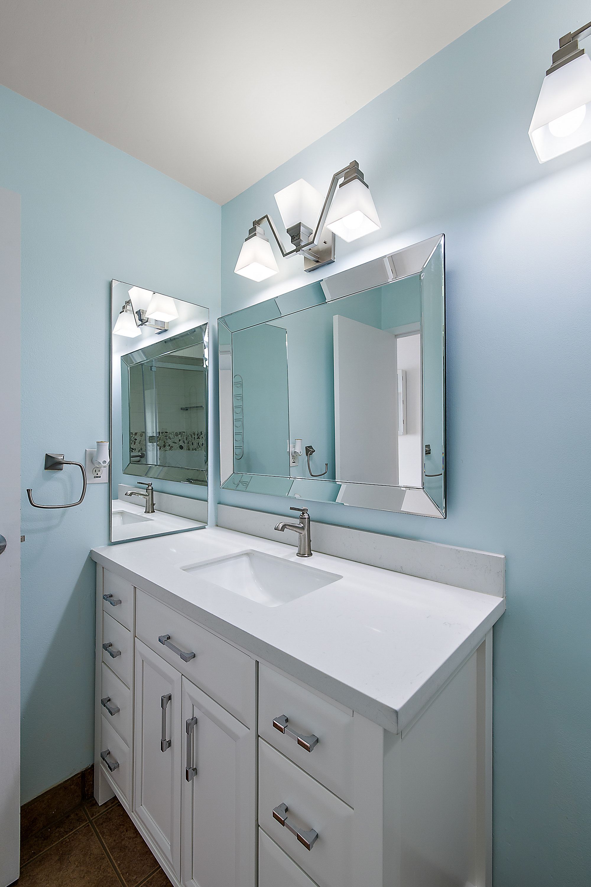 1001 W JEFFERSON Avenue Unit: 17i