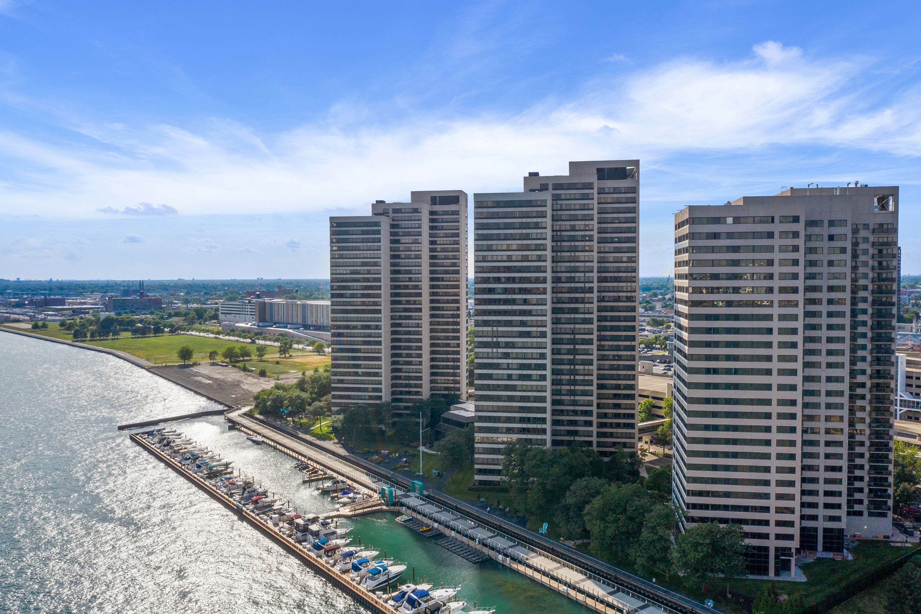 1001 W JEFFERSON Avenue Unit: 17i