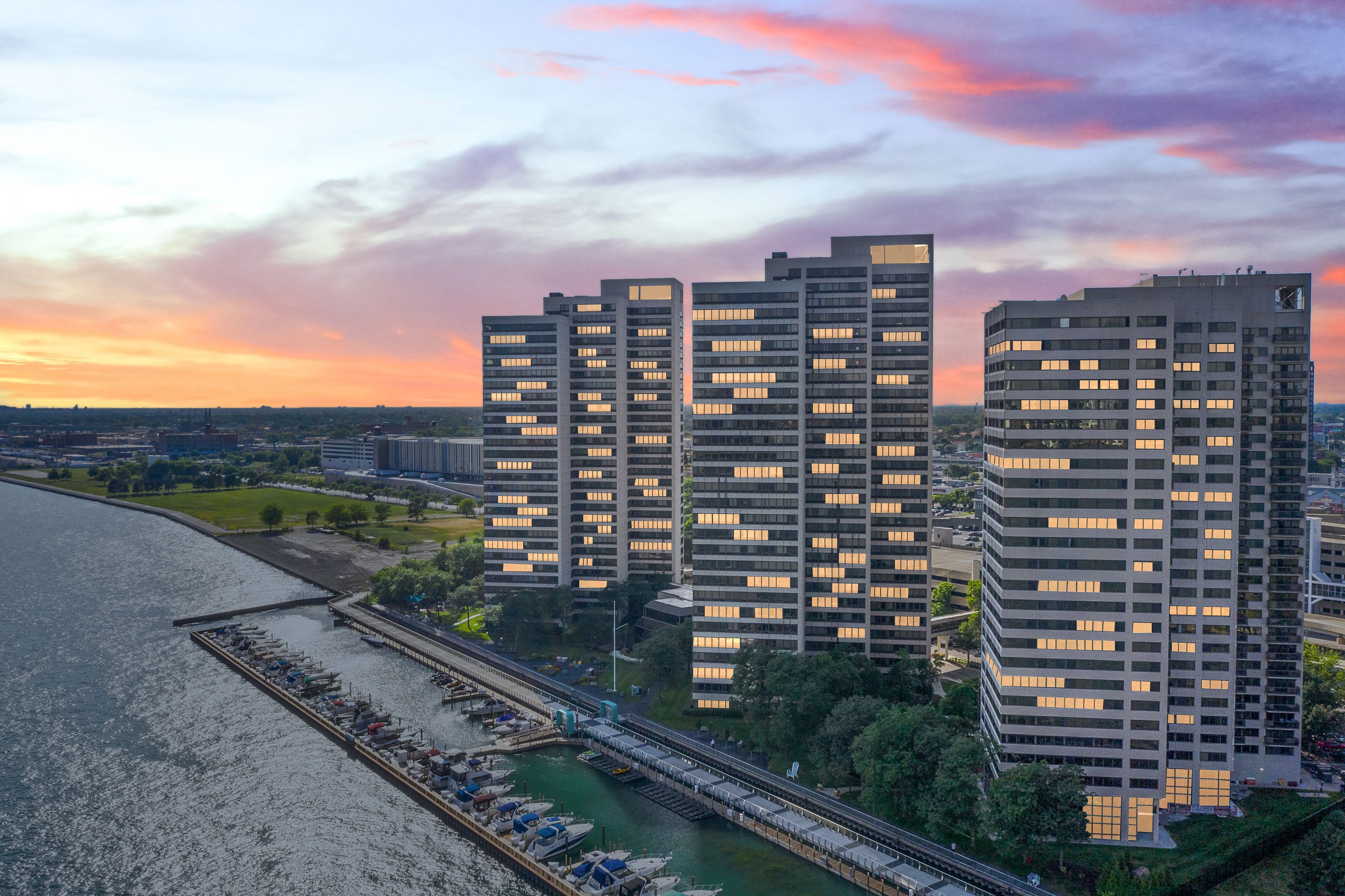 1001 W JEFFERSON Avenue Unit: 17i