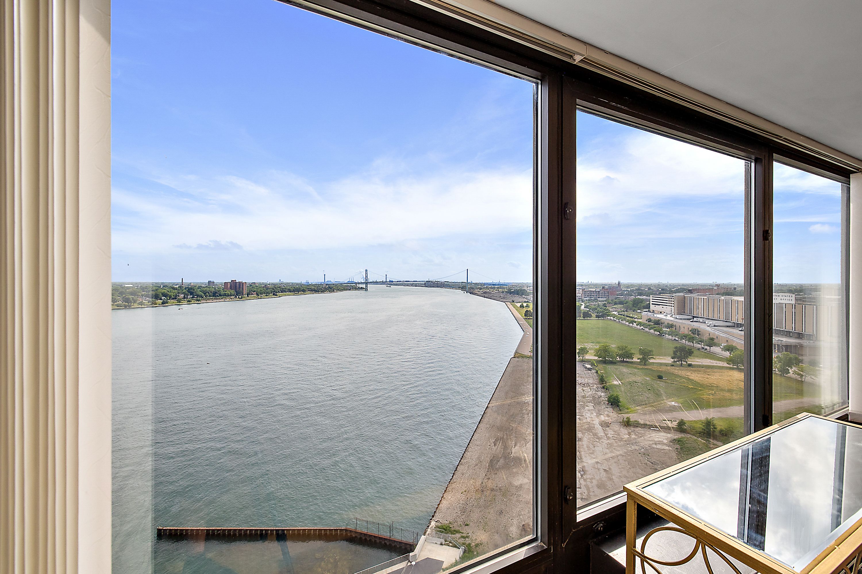 1001 W JEFFERSON Avenue Unit: 17i