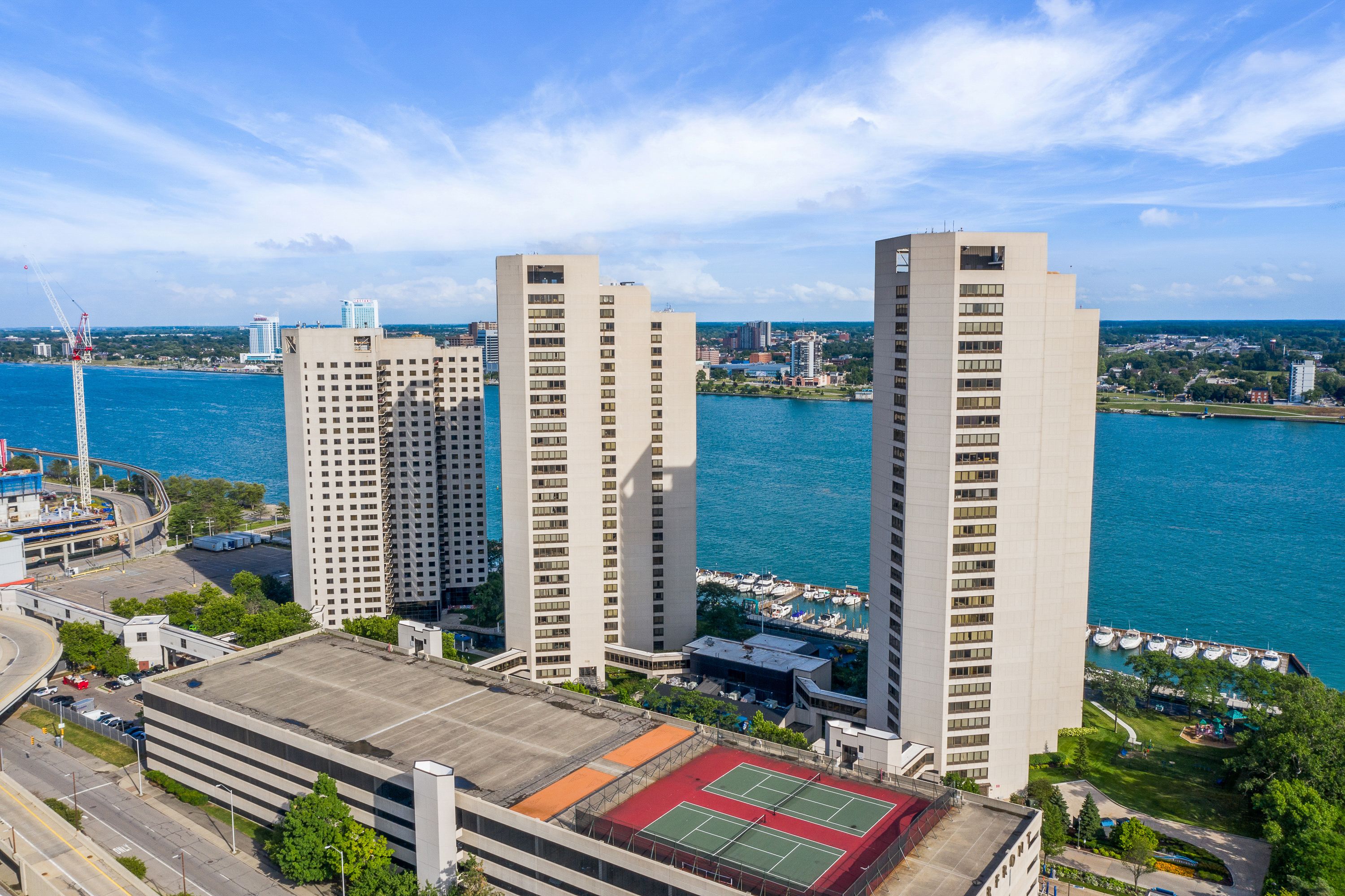 1001 W JEFFERSON Avenue Unit: 17i