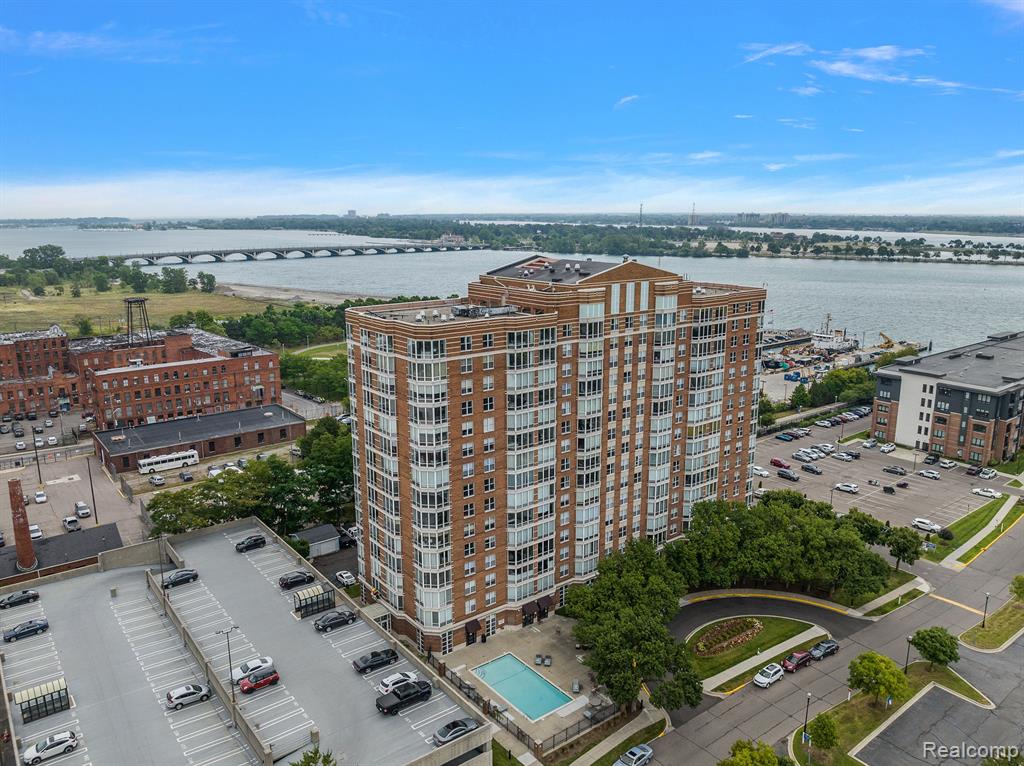 250 E Harbortown  Unit: 1507