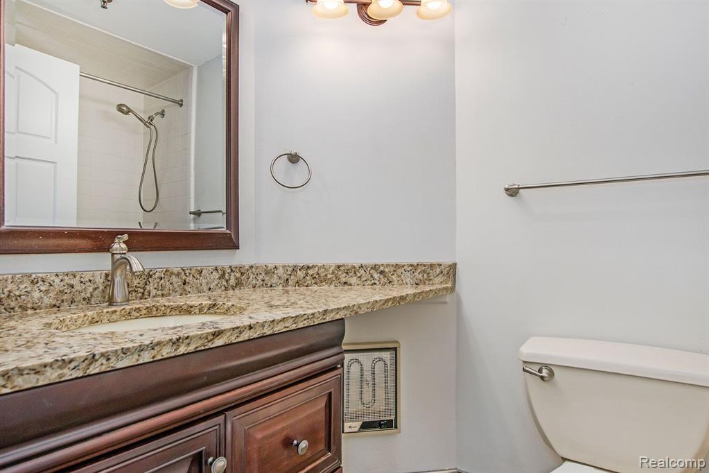 1001 W Jefferson  Unit: 300 / 11G