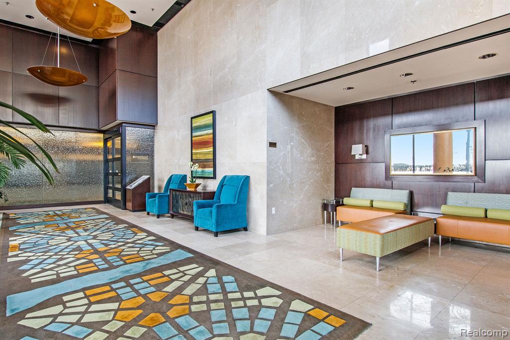 1001 W Jefferson  Unit: 300 / 11G