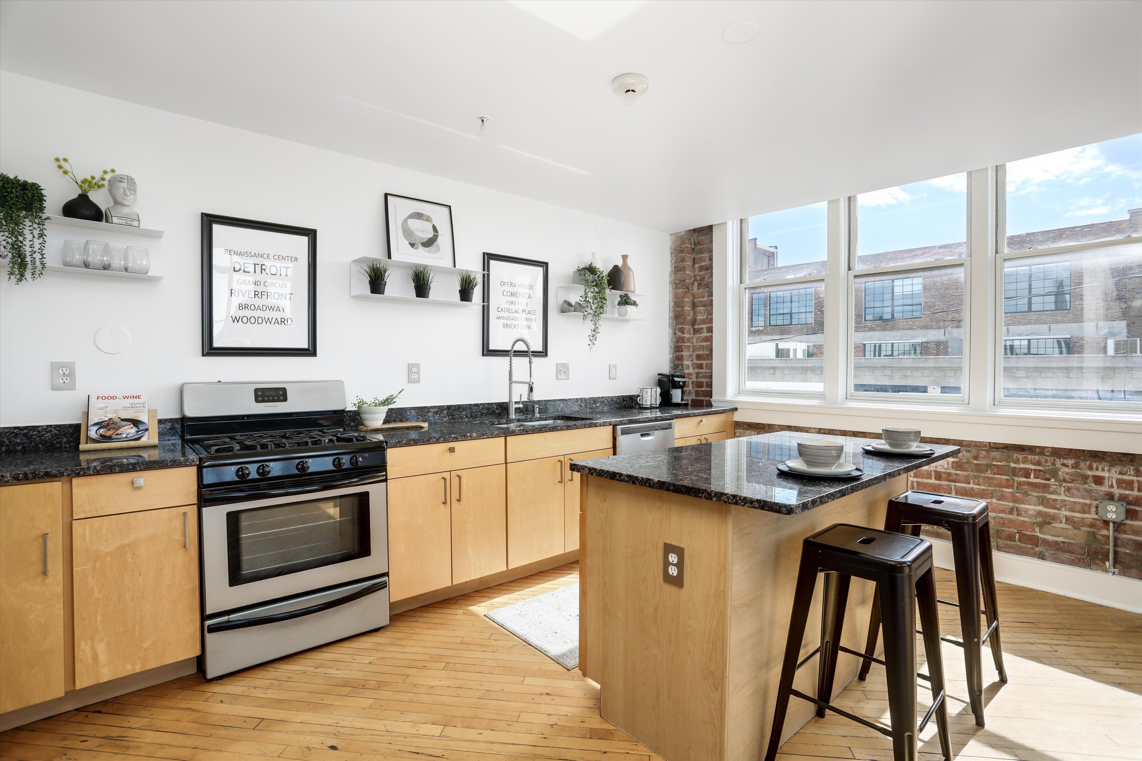 2843 E Grand Boulevard Unit: 7