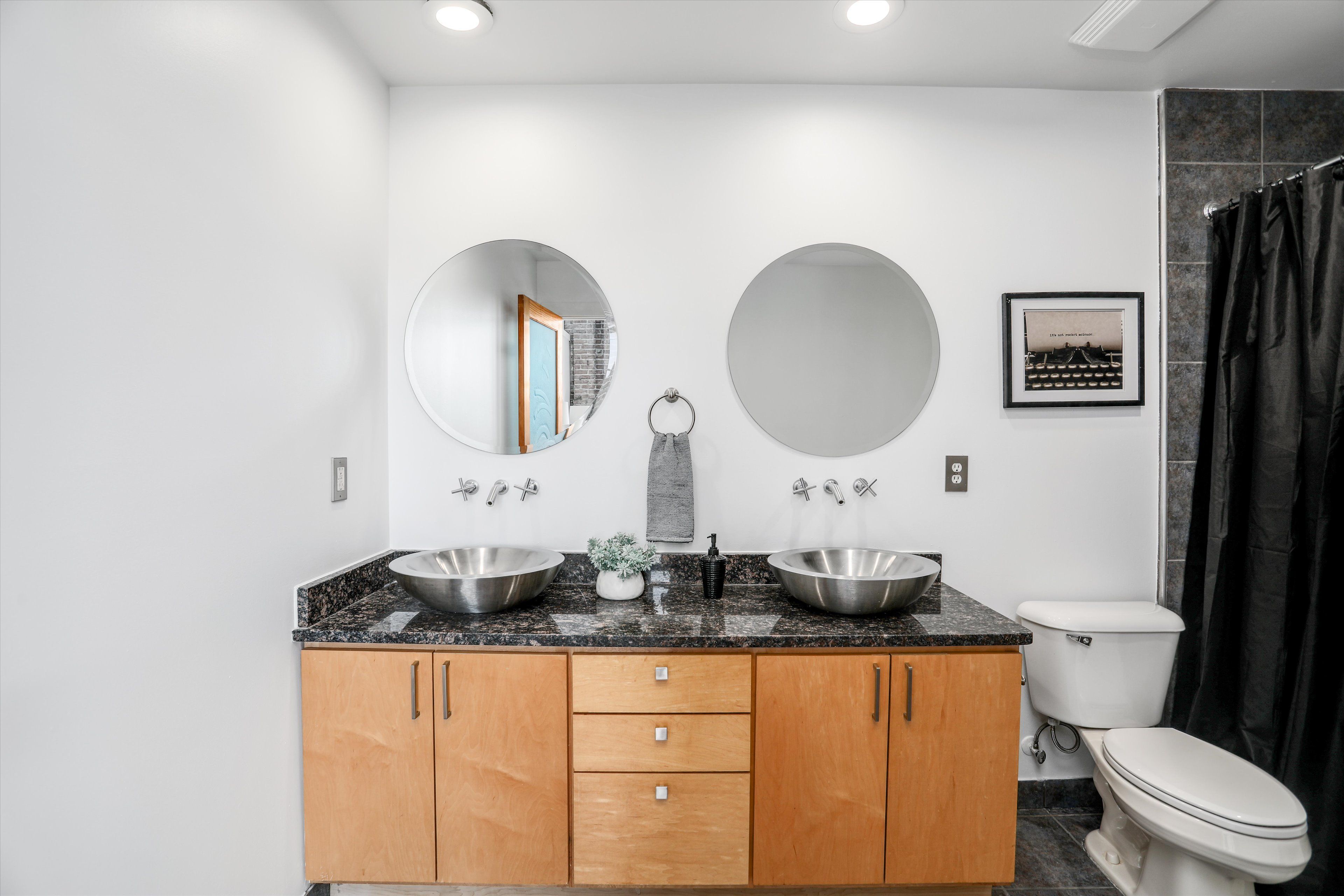 2843 E Grand Boulevard Unit: 7