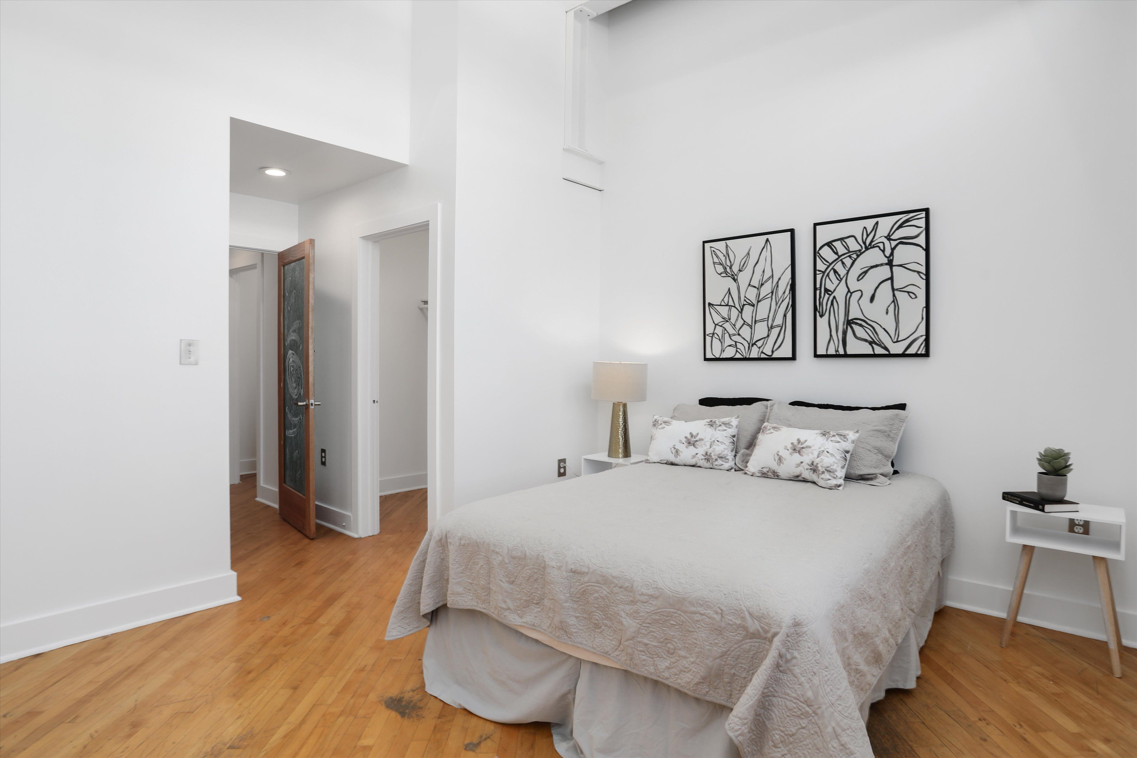 2843 E Grand Boulevard Unit: 8