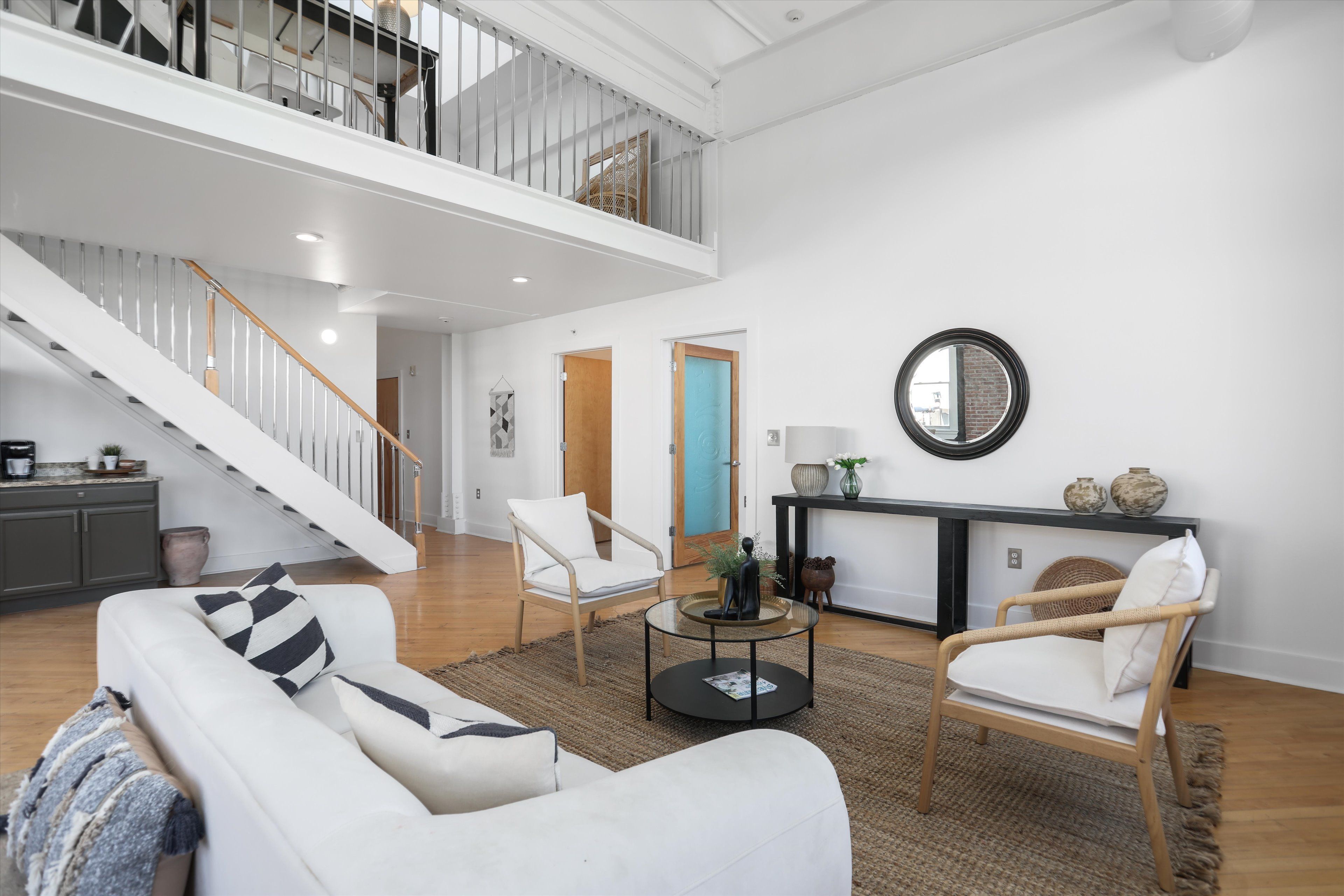 2843 E Grand Boulevard Unit: 8