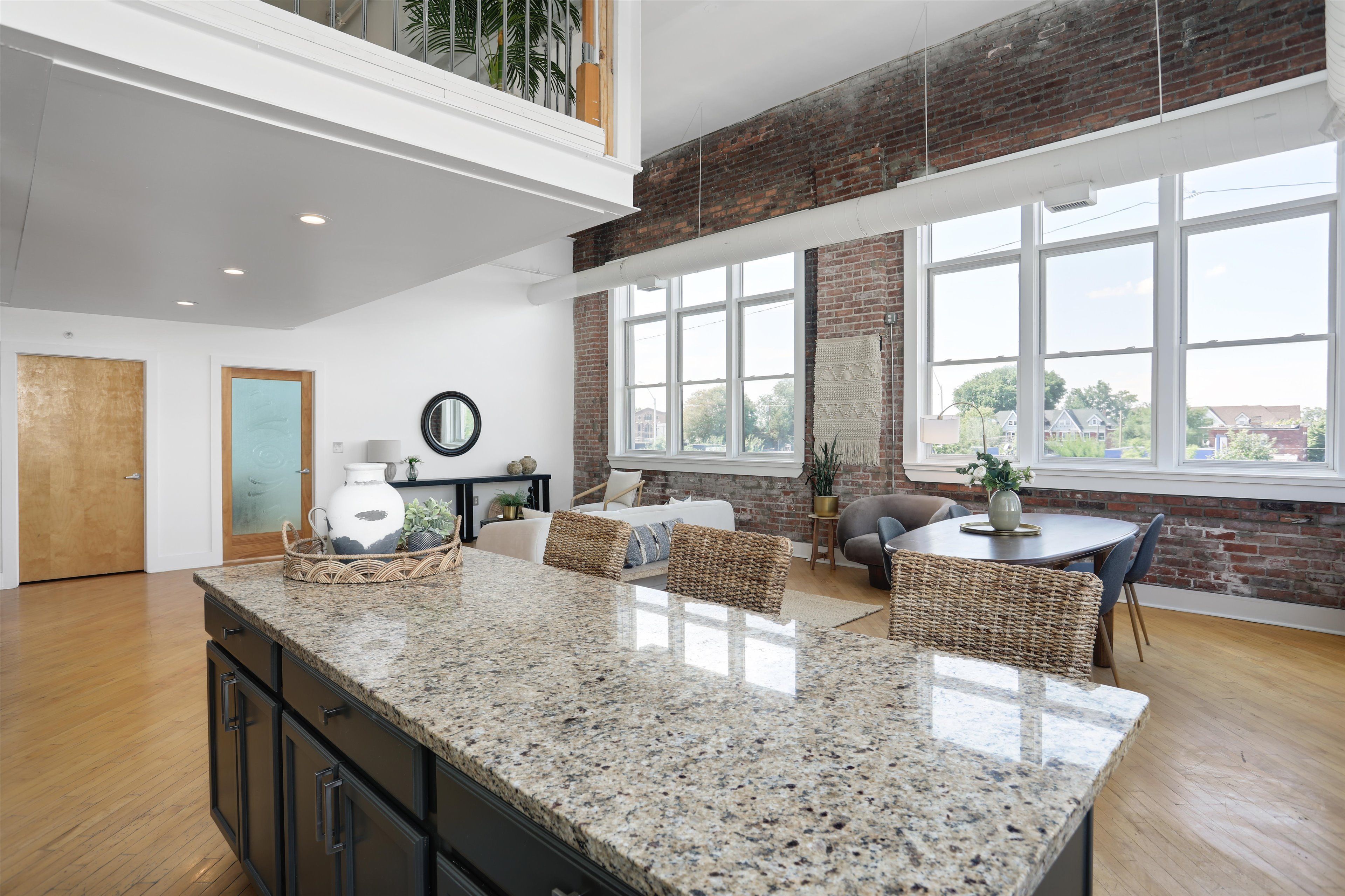 2843 E Grand Boulevard Unit: 8