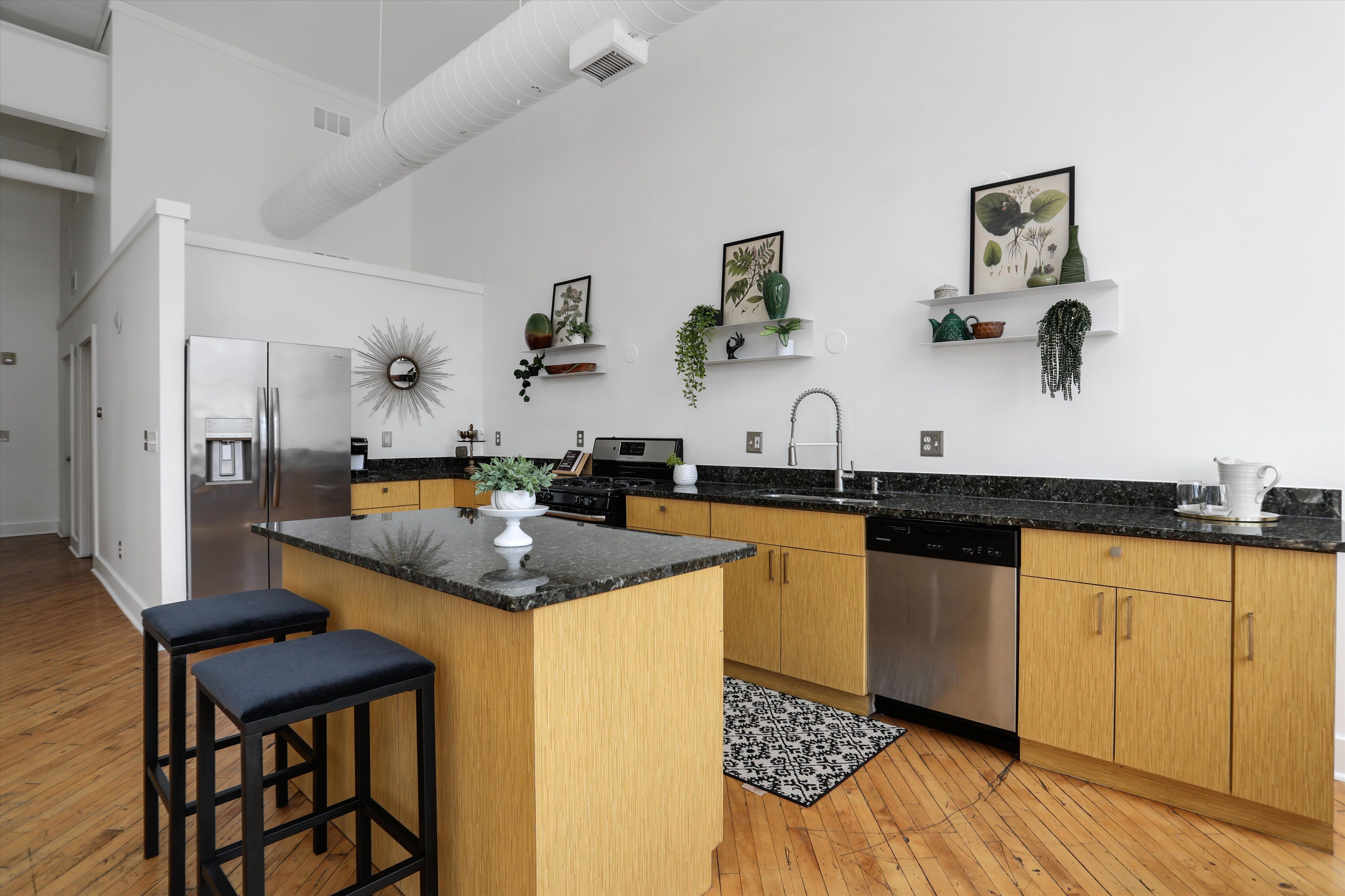 2843 E Grand Boulevard Unit: 12