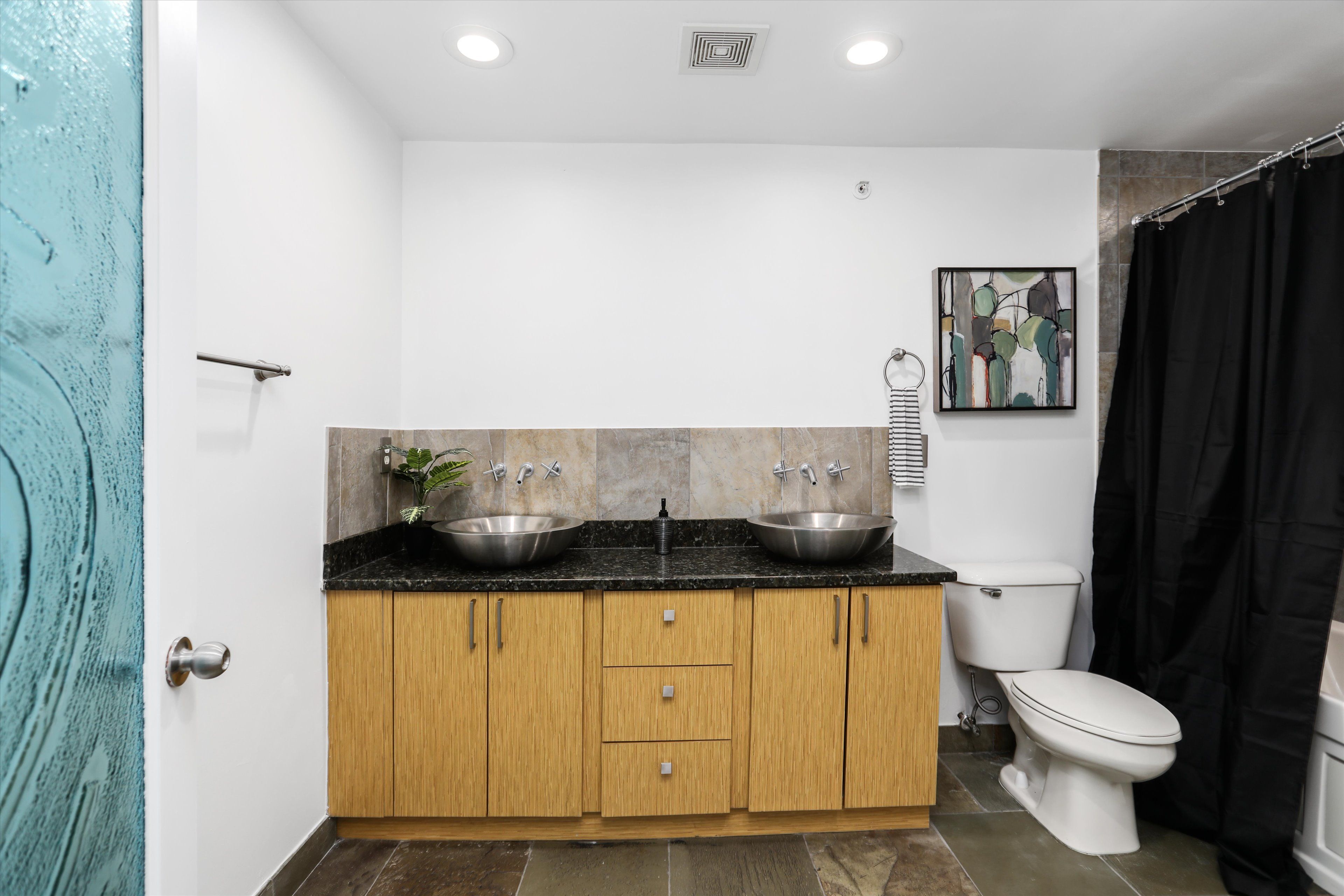 2843 E Grand Boulevard Unit: 12