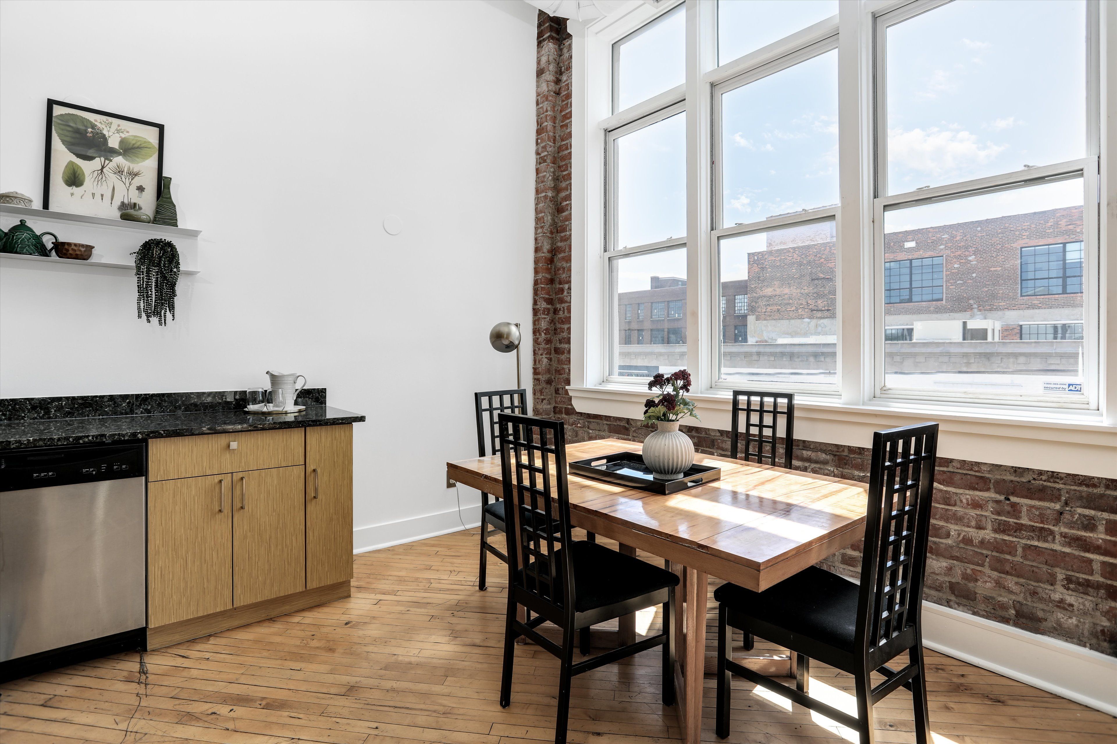 2843 E Grand Boulevard Unit: 12