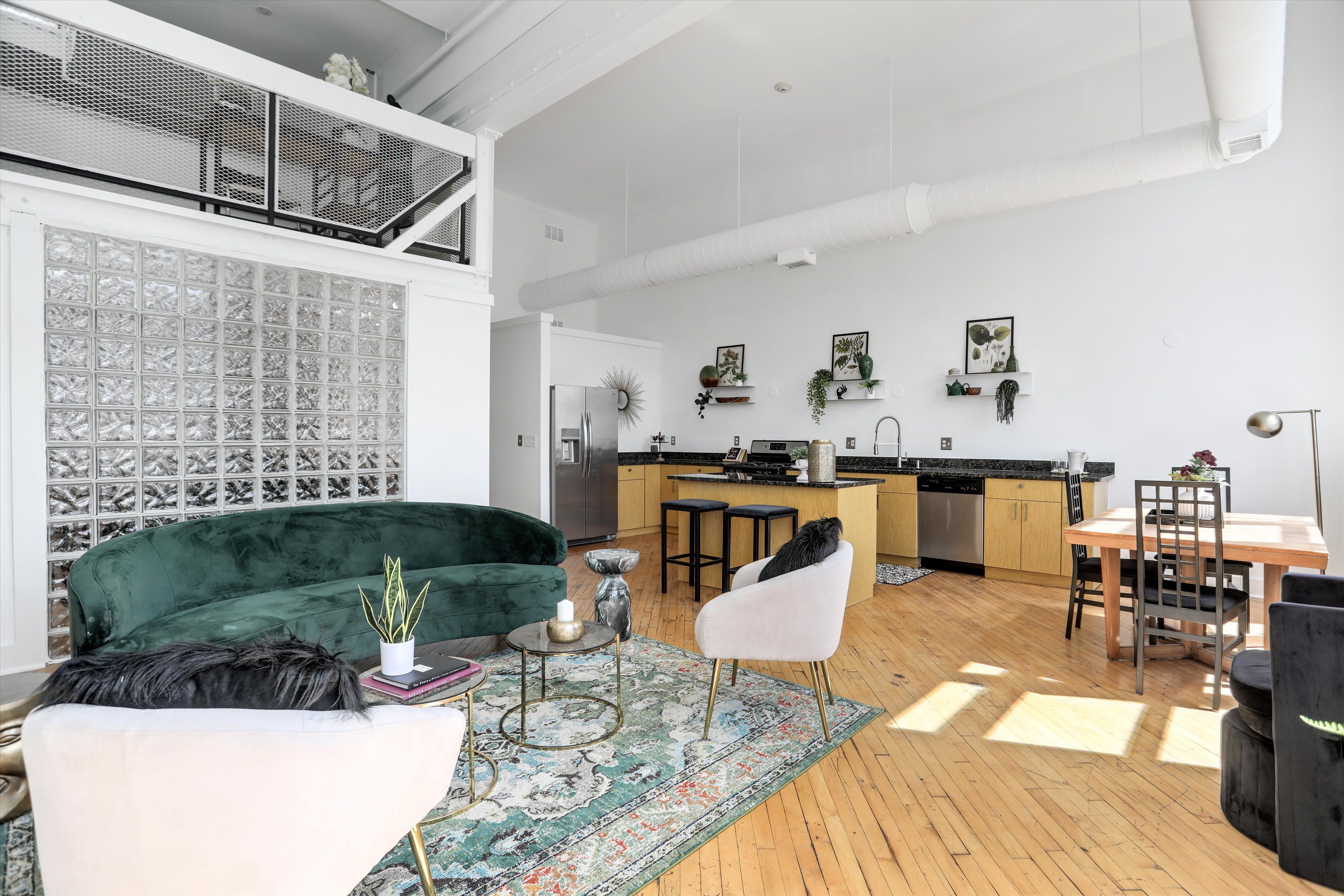 2843 E Grand Boulevard Unit: 12