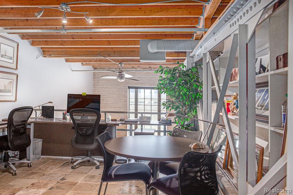 6533 E Jefferson Unit: 410