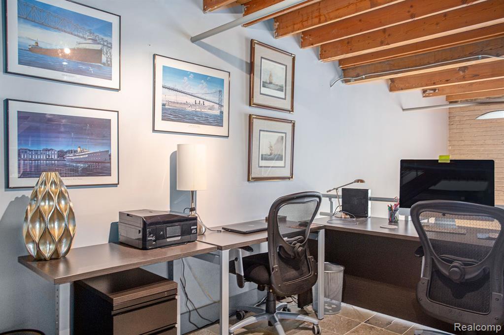 6533 E Jefferson Unit: 410