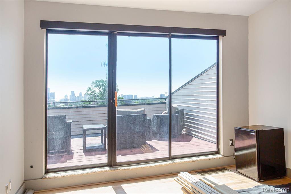 6533 E Jefferson Unit: 410