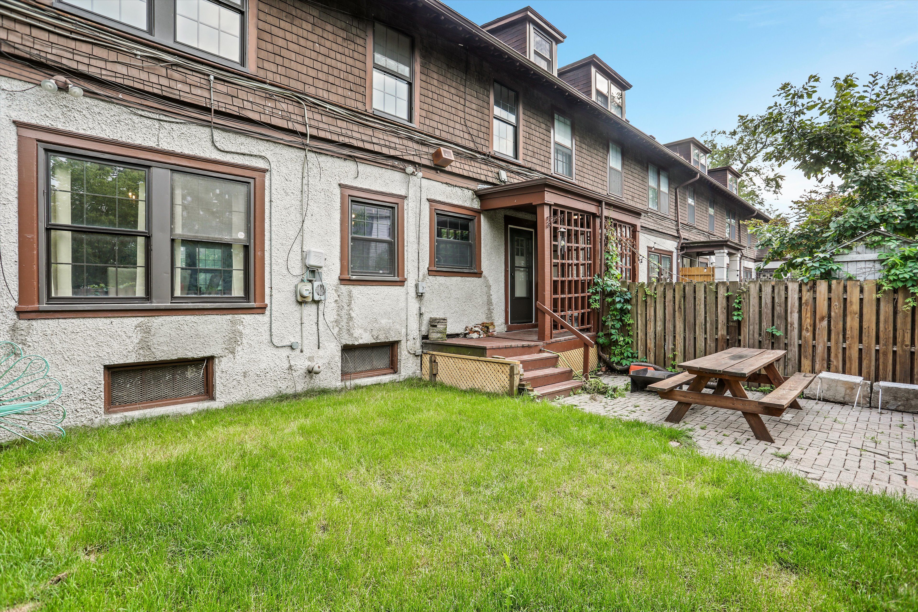 8119 Saint Paul Street