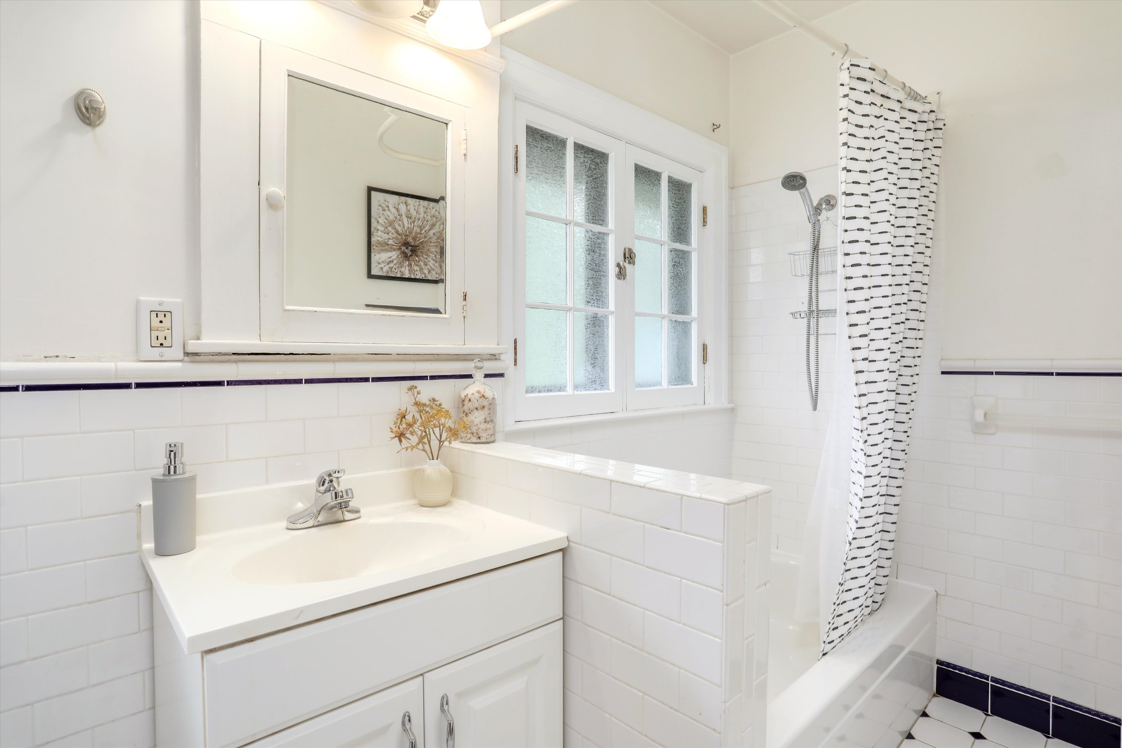 8119 Saint Paul Street